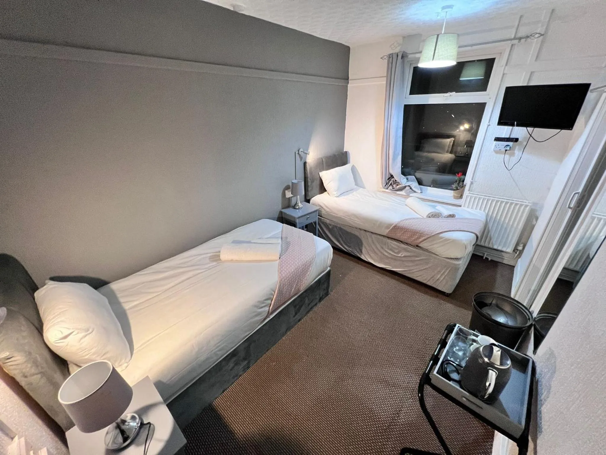 Bedroom, Bed in Harbour Hotel