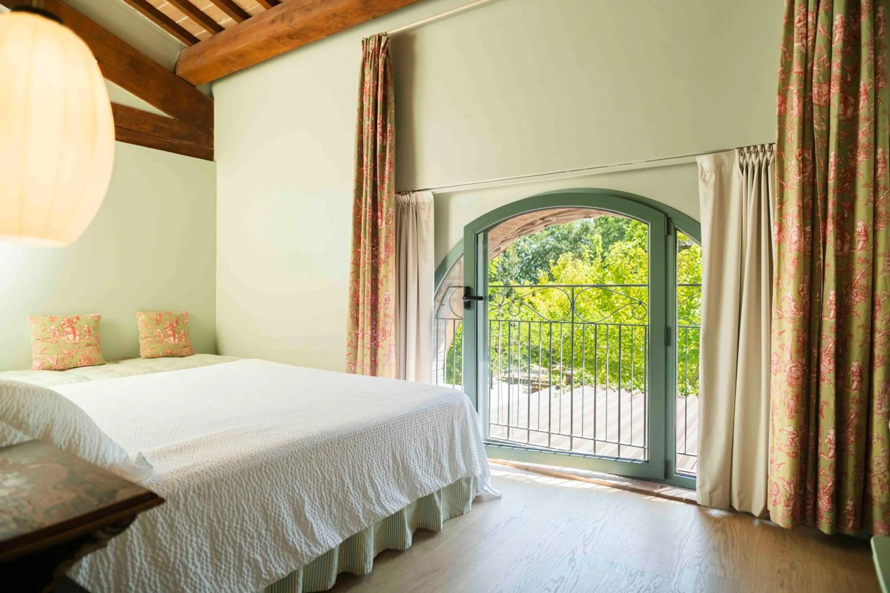 Bed in Tenuta Saiano Resort