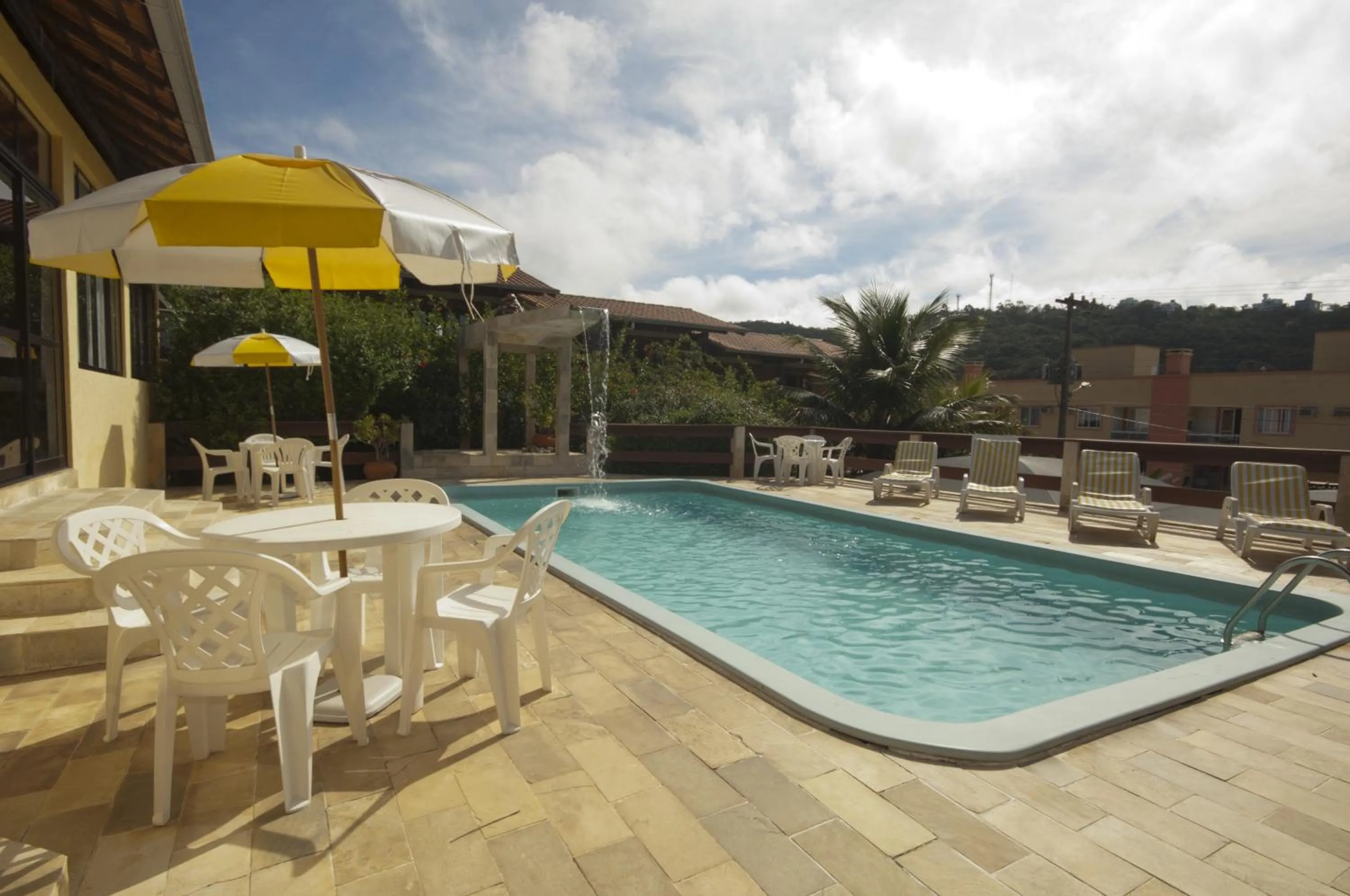 Swimming pool in Pousada Cabanas Porto Belo