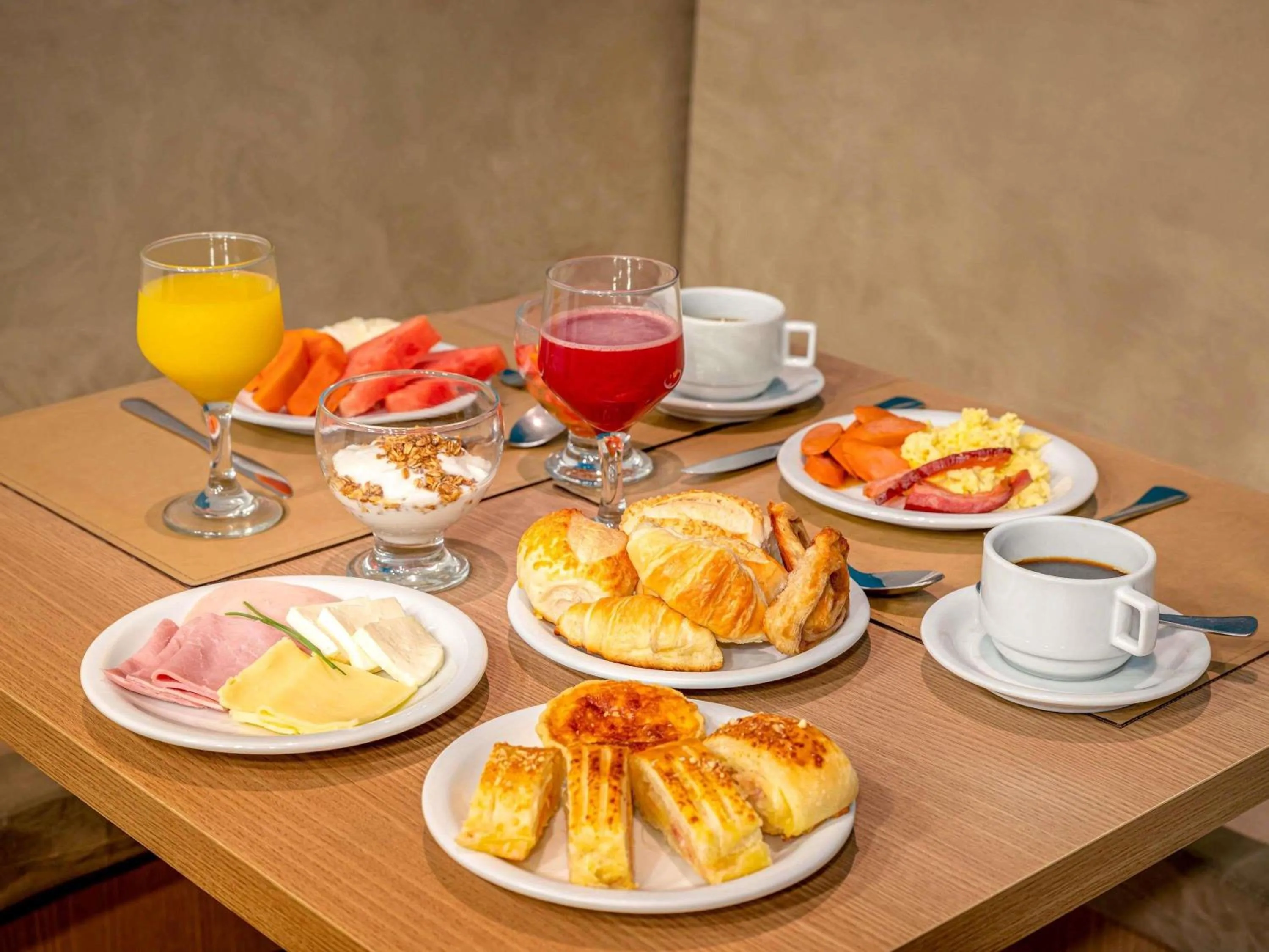 Breakfast in Mercure São Paulo Nações Unidas
