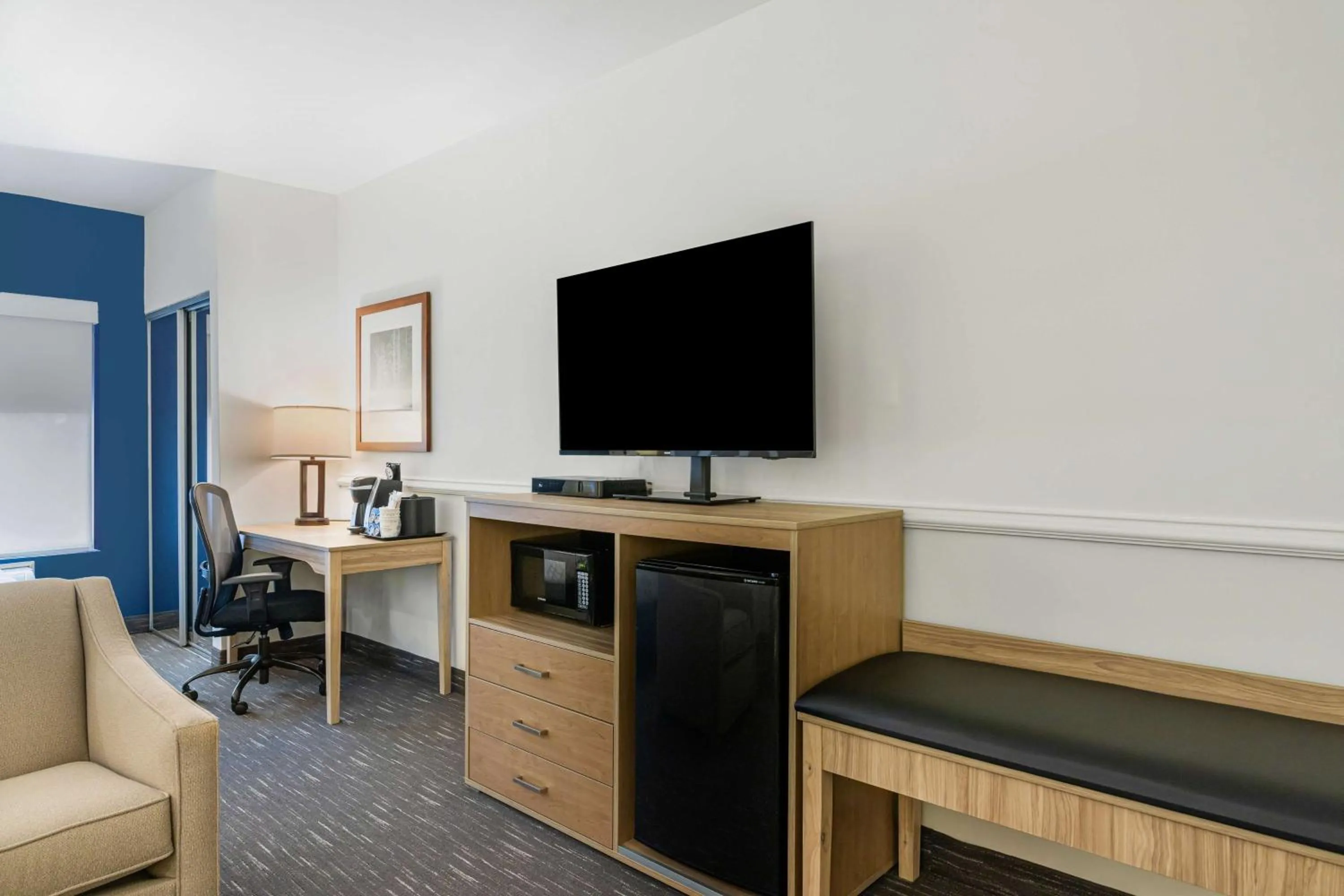 Bedroom in Best Western PLUS Westgate Inn and Suites