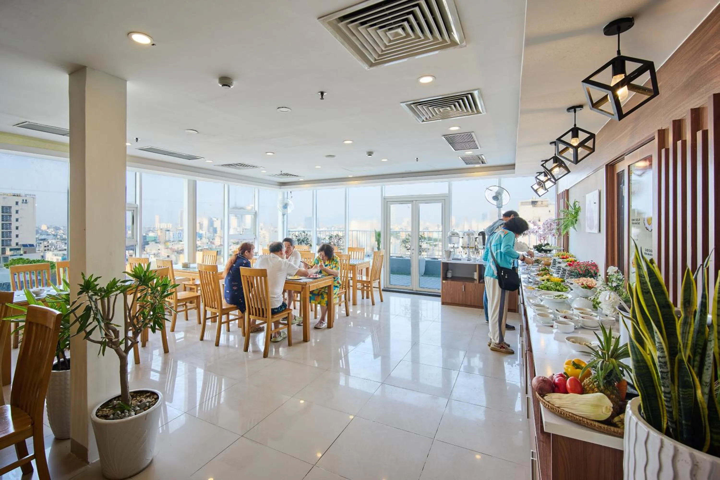 Food and drinks in Golden Light Da Nang Hotel