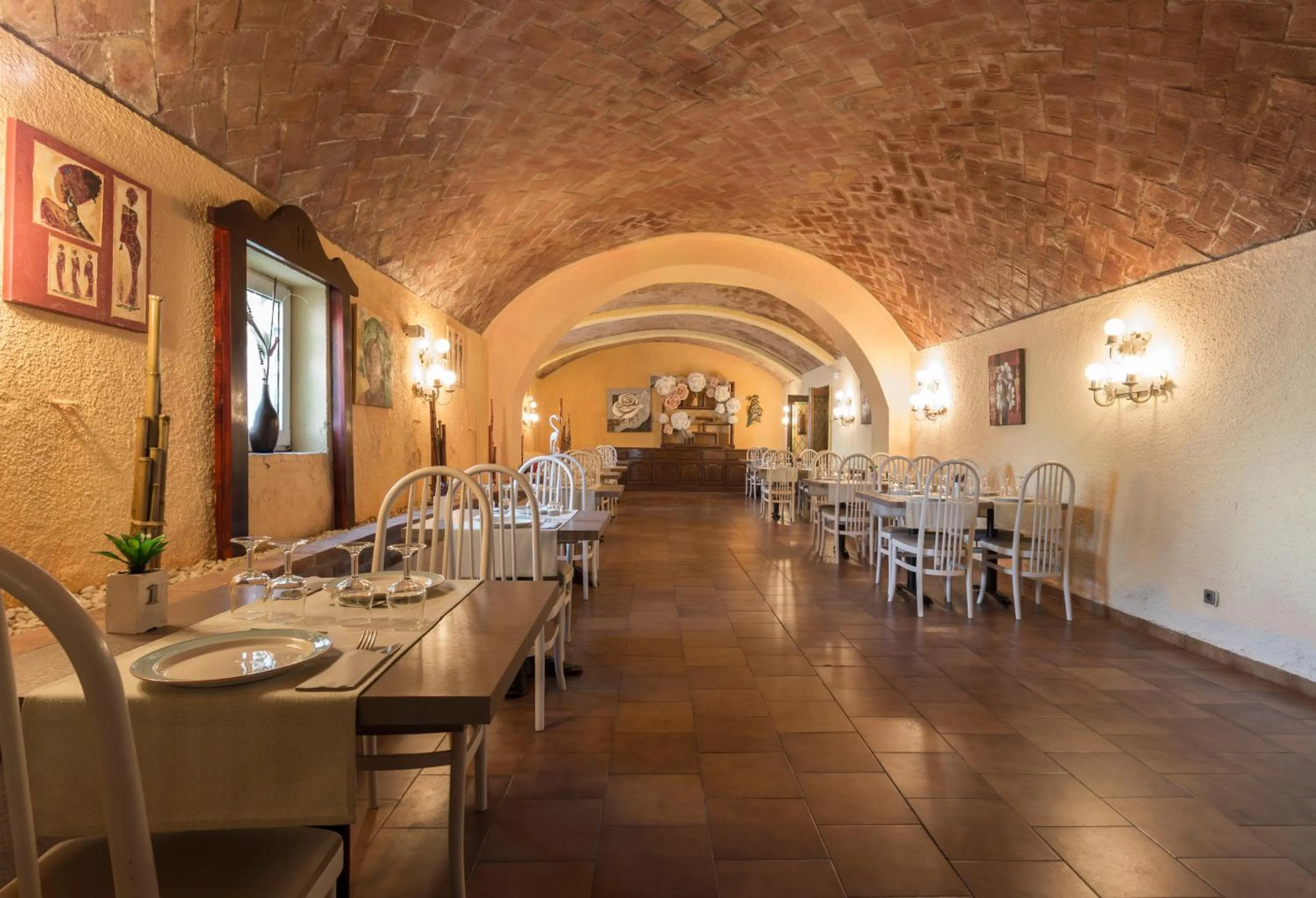 Restaurant/places to eat in Hotel Castell Blanc