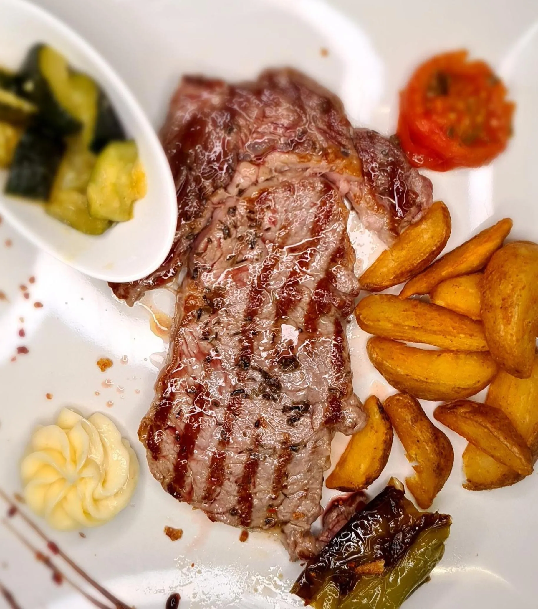 Restaurant/places to eat in Hotel Castell Blanc