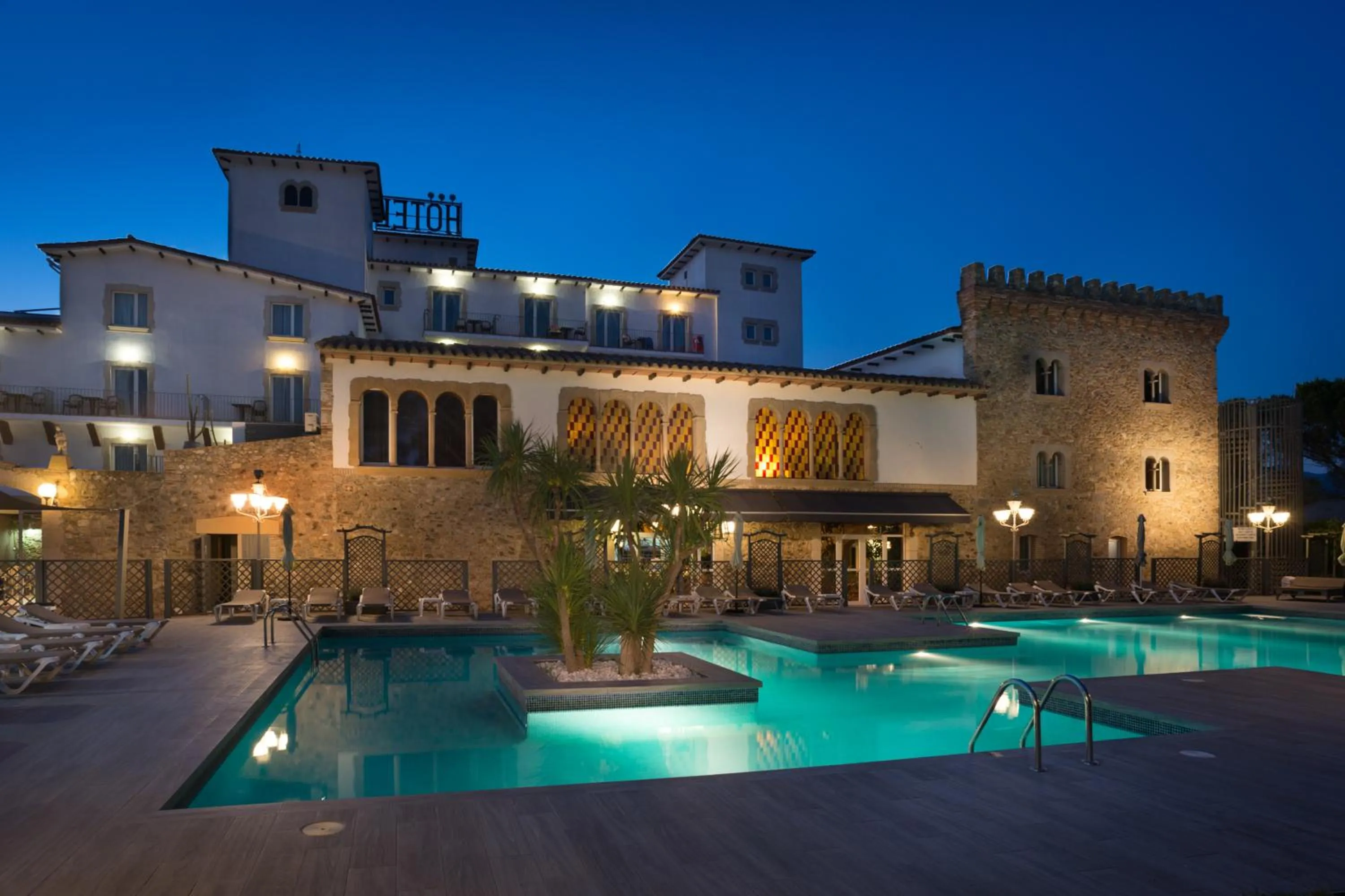 Property building in Hotel Castell Blanc