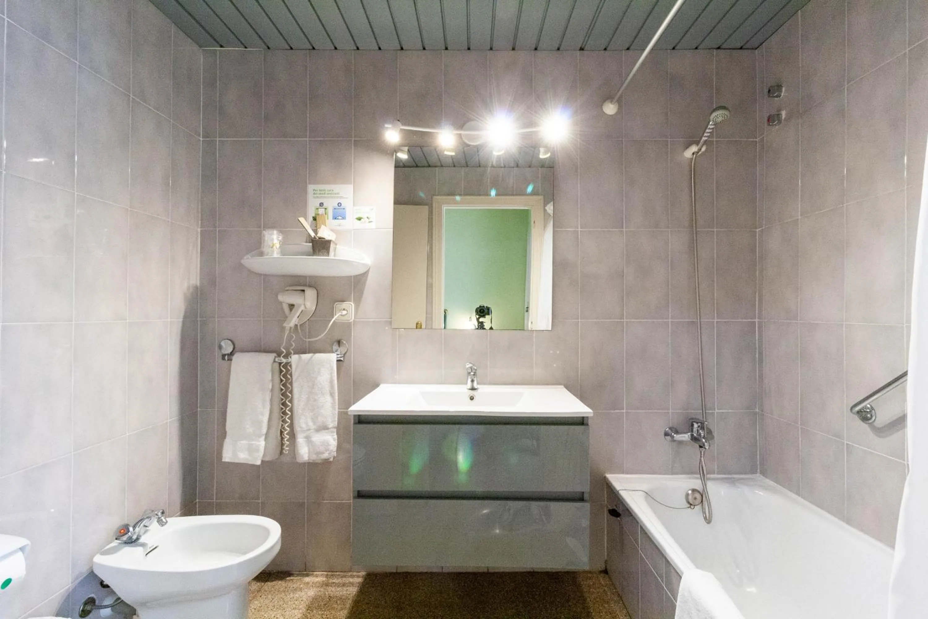 Bathroom in Hotel Castell Blanc