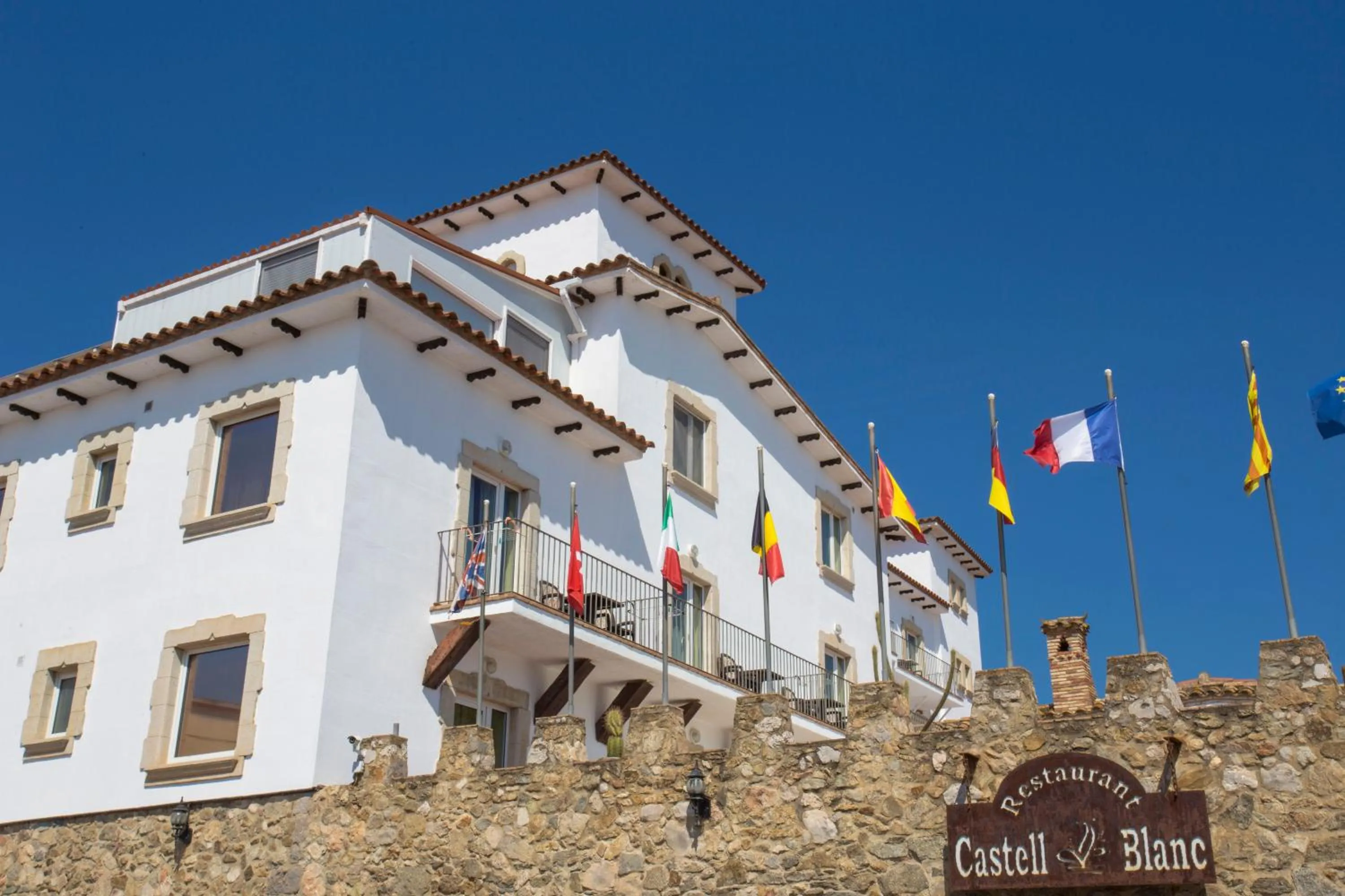 Property building in Hotel Castell Blanc