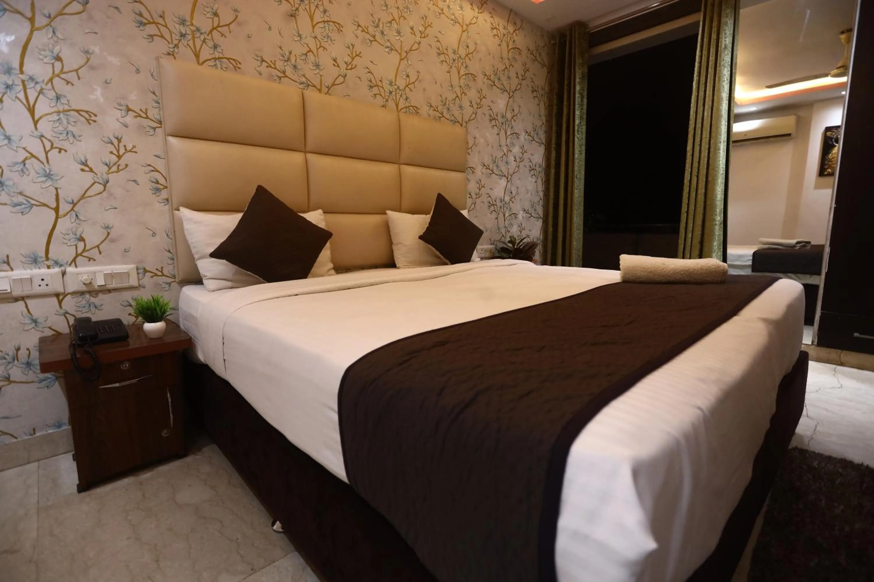 Bed in The Bed And Rock Kalkaji