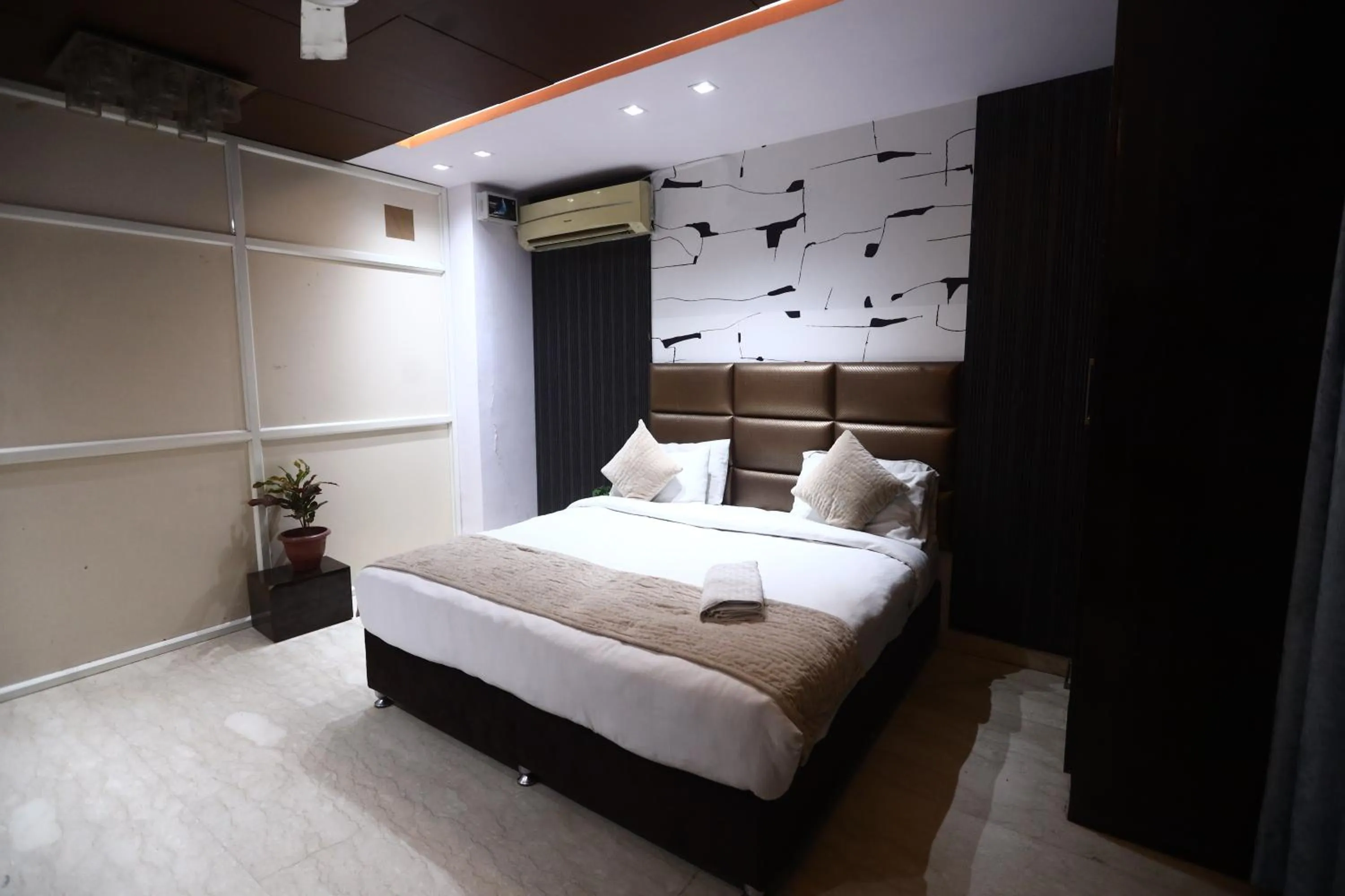 Bed in The Bed And Rock Kalkaji