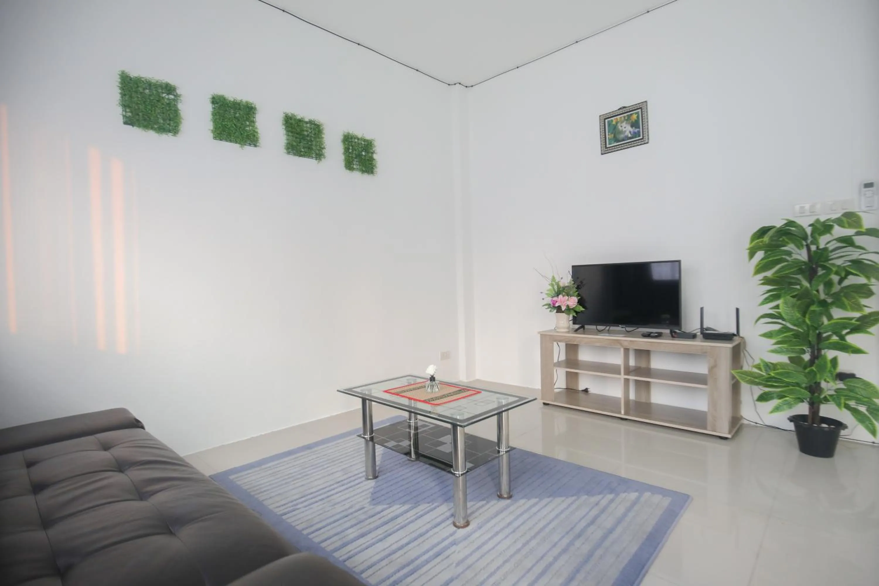 Communal lounge/ TV room in Chiangmai View Home