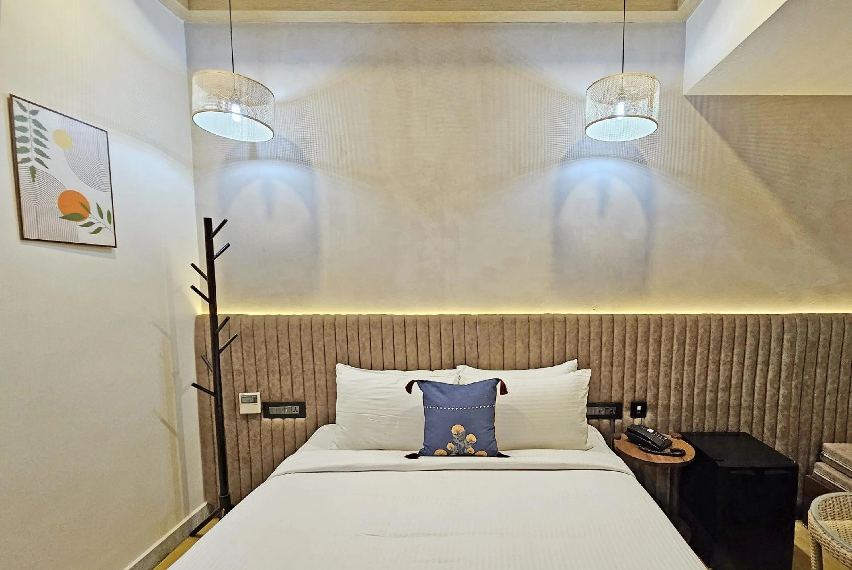 Bedroom, Bed in Sea Gadabout - Seaside Stays