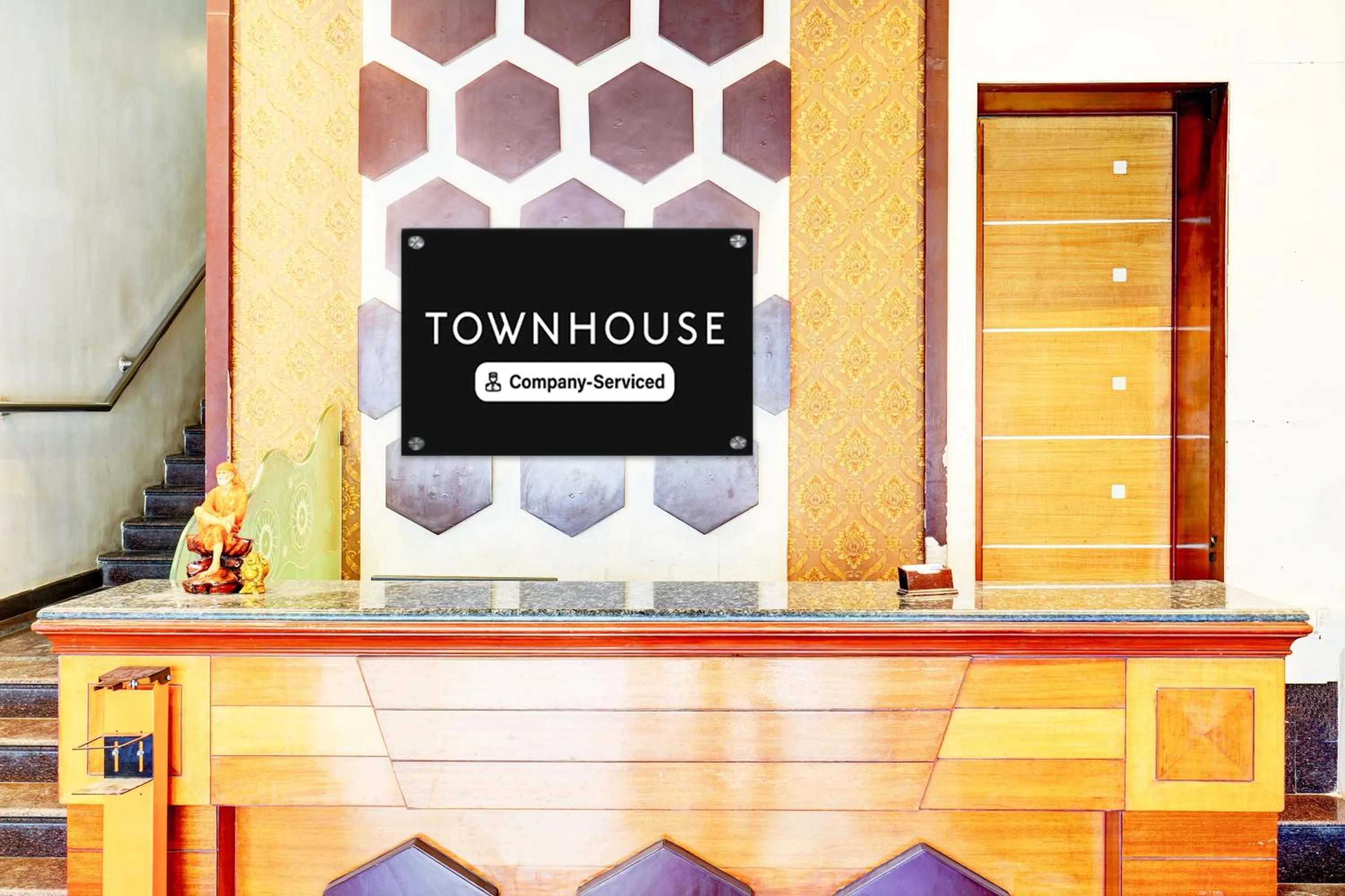 Lobby or reception in Super Townhouse Anantapur Near Srikantam Circle