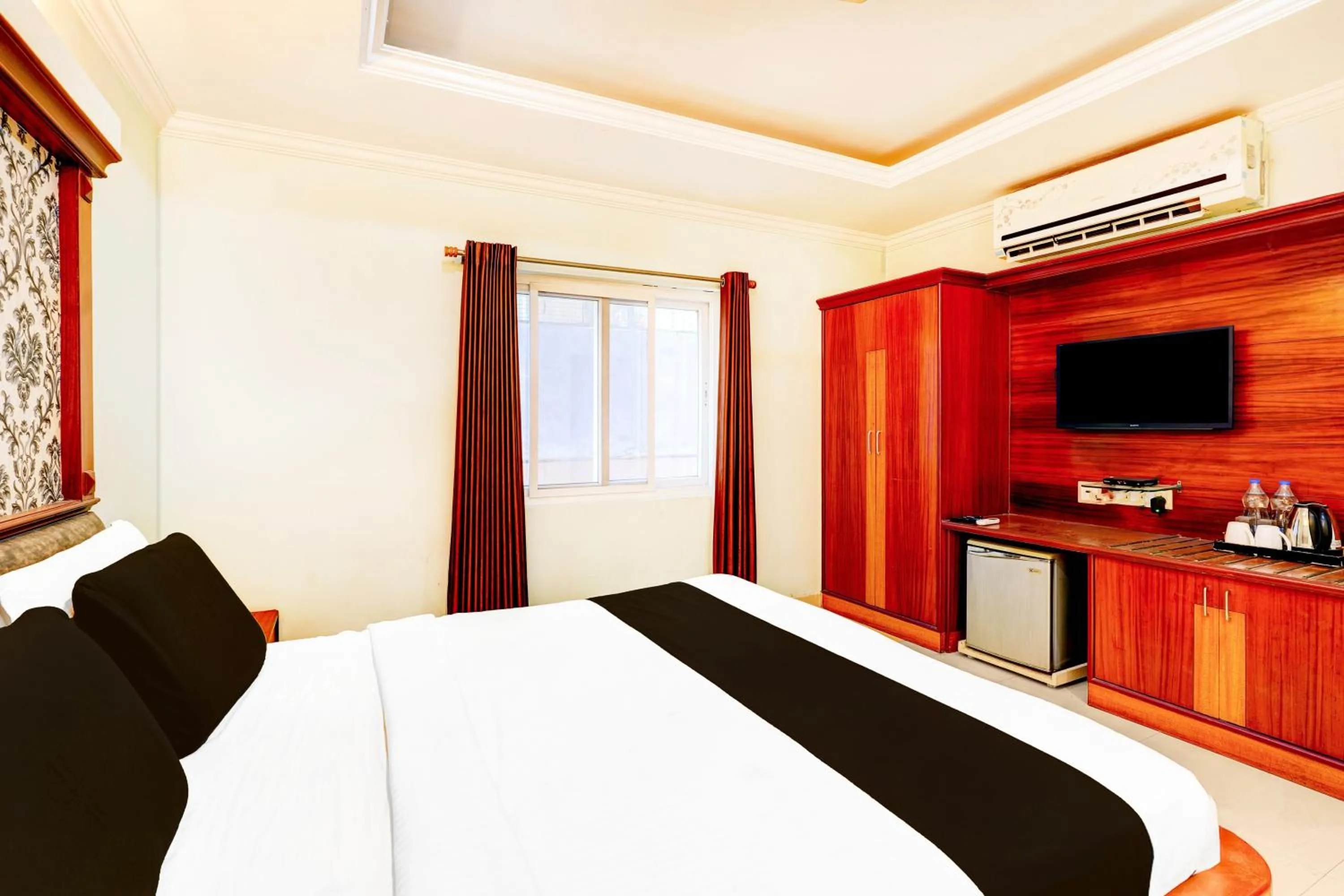 Bedroom, Bed in Super Townhouse Anantapur Near Srikantam Circle