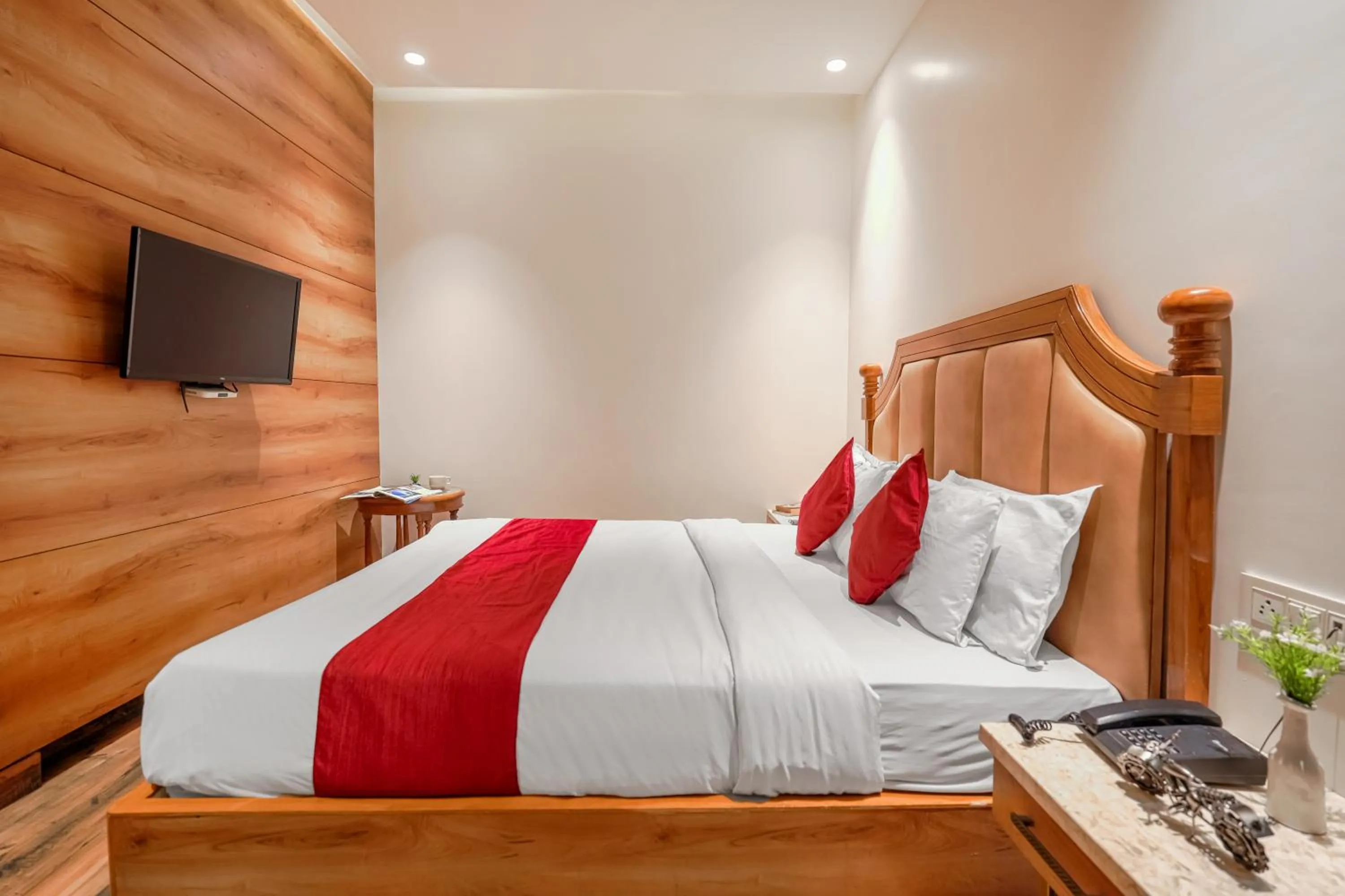 Bedroom in Hotel RV Golden A Few Steps from Golden Temple