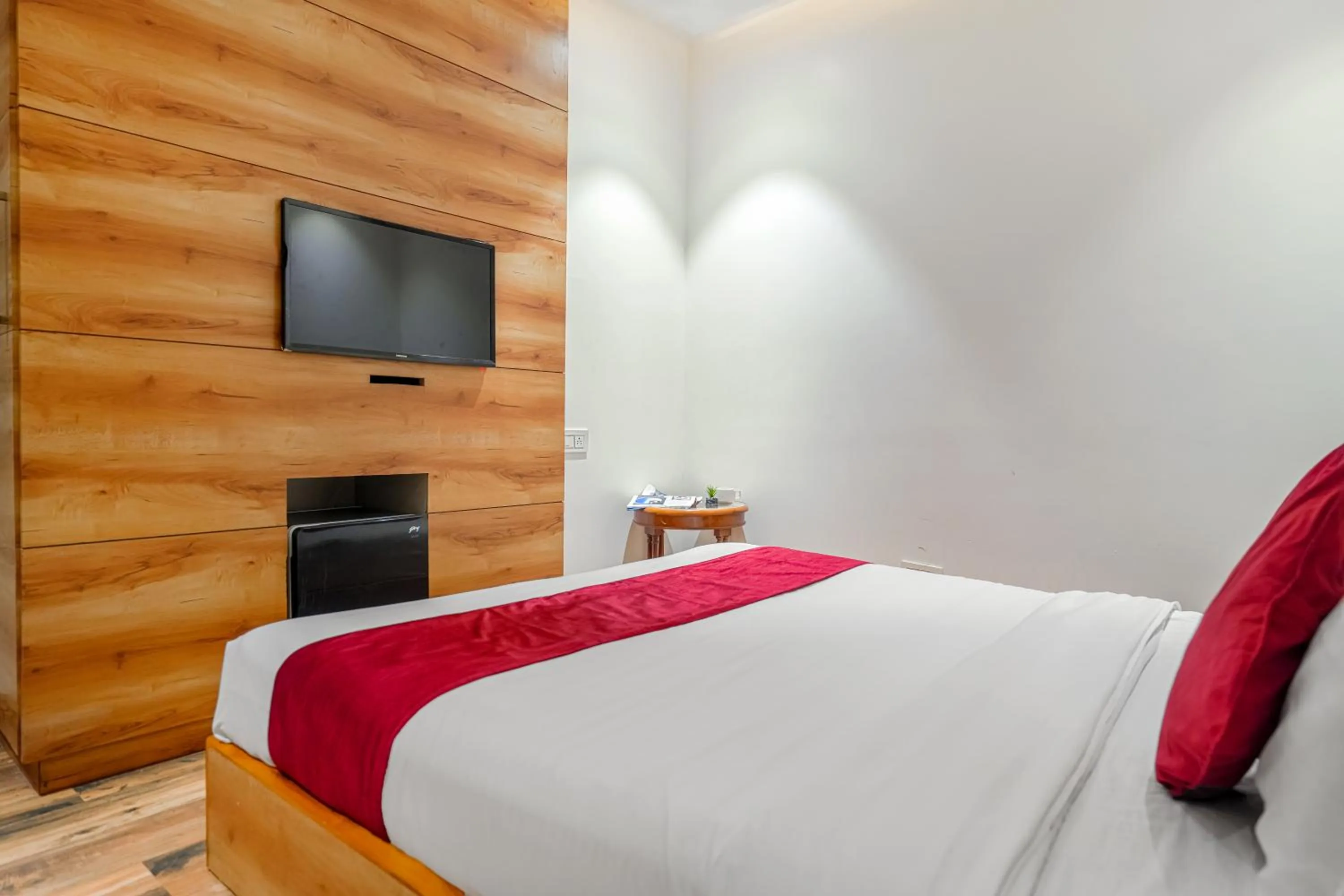 Bedroom in Hotel RV Golden A Few Steps from Golden Temple