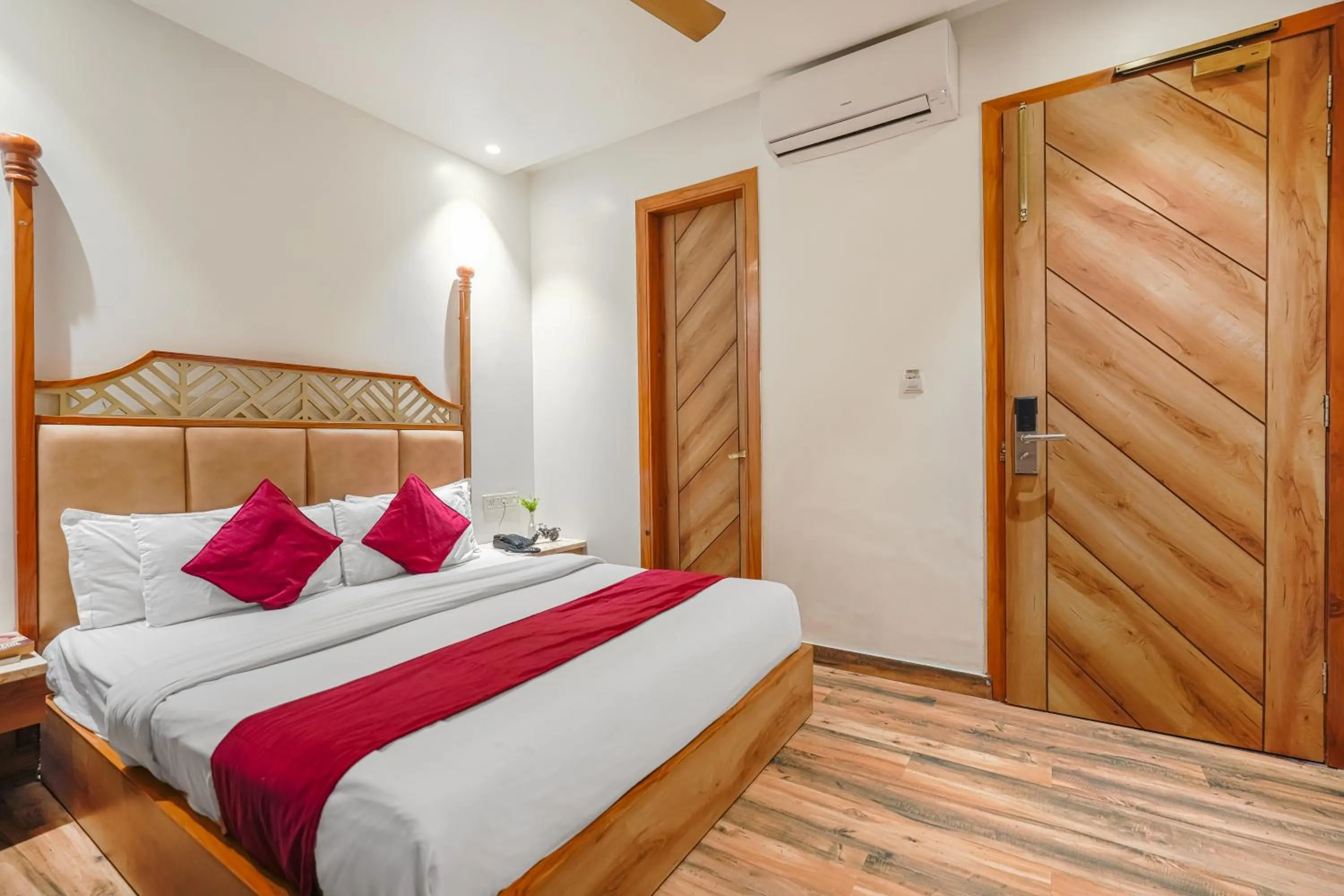 Bedroom in Hotel RV Golden A Few Steps from Golden Temple