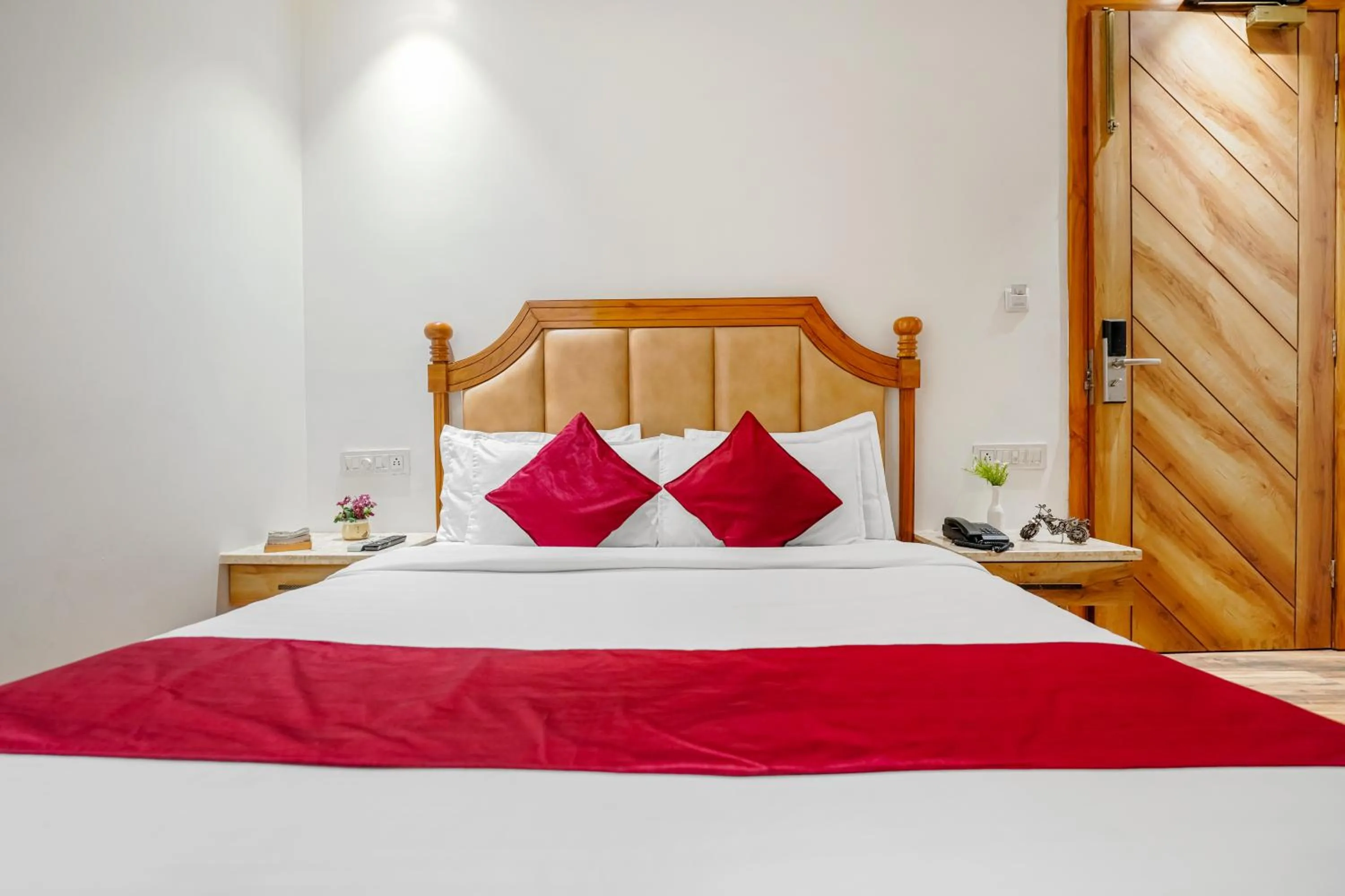 Bedroom in Hotel RV Golden A Few Steps from Golden Temple