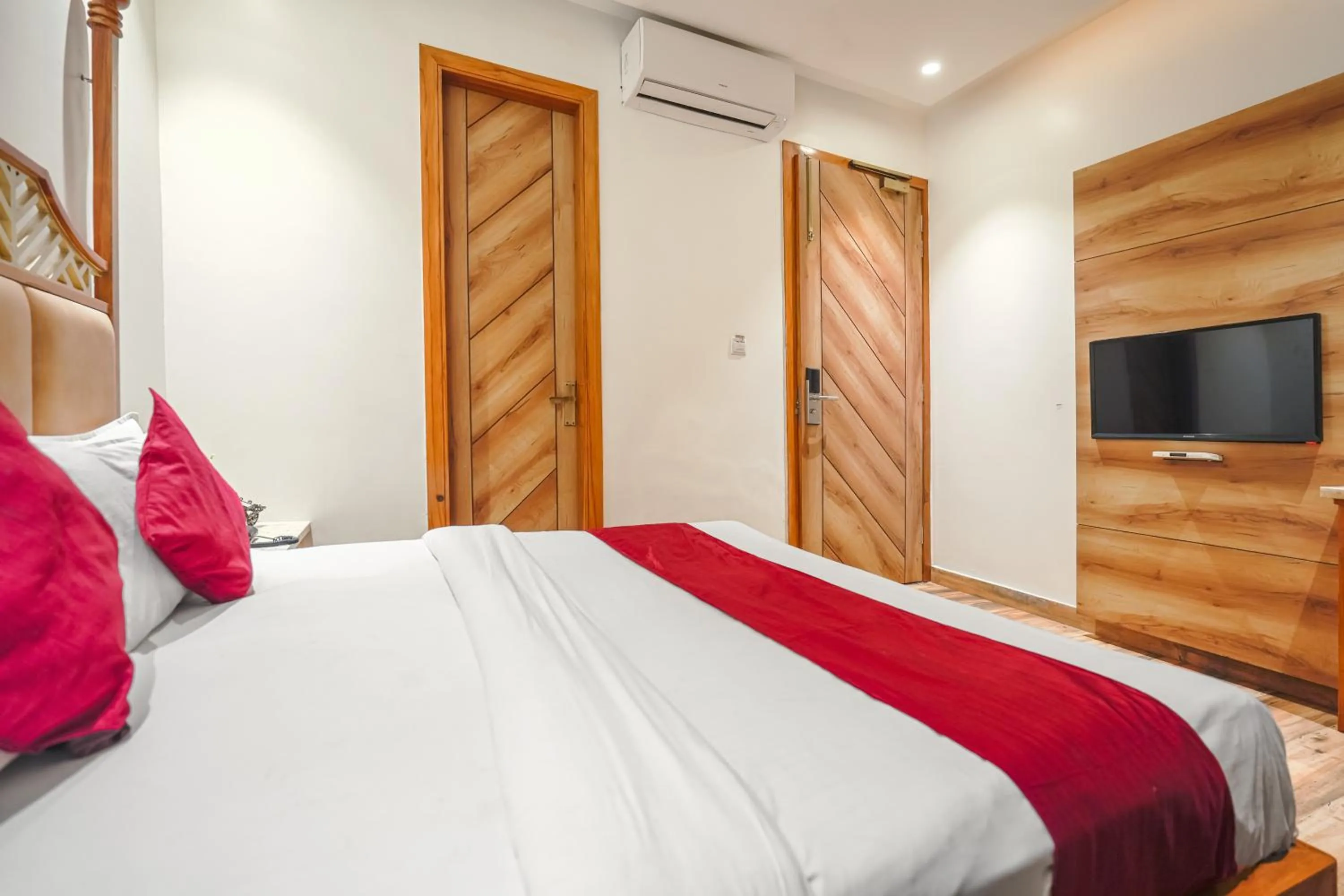 Bedroom in Hotel RV Golden A Few Steps from Golden Temple