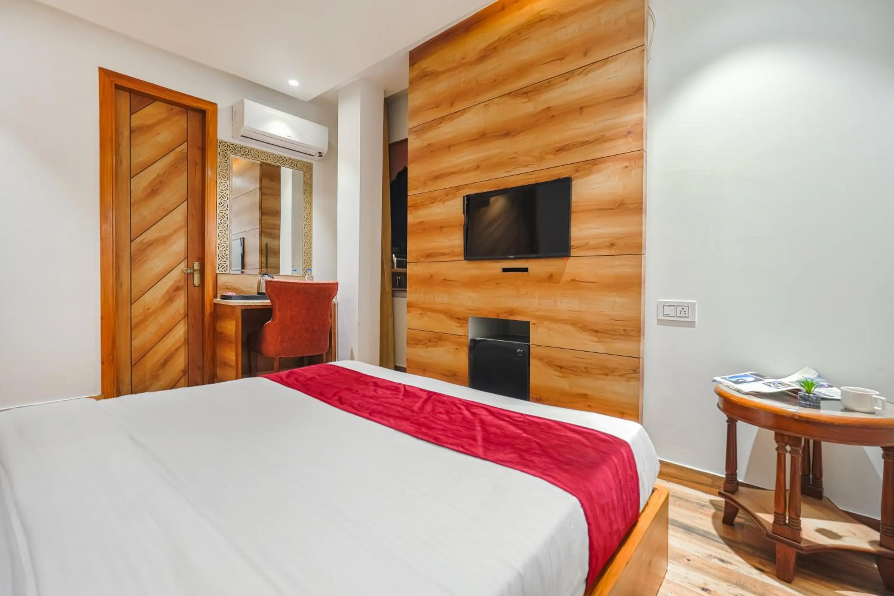 Bedroom in Hotel RV Golden A Few Steps from Golden Temple