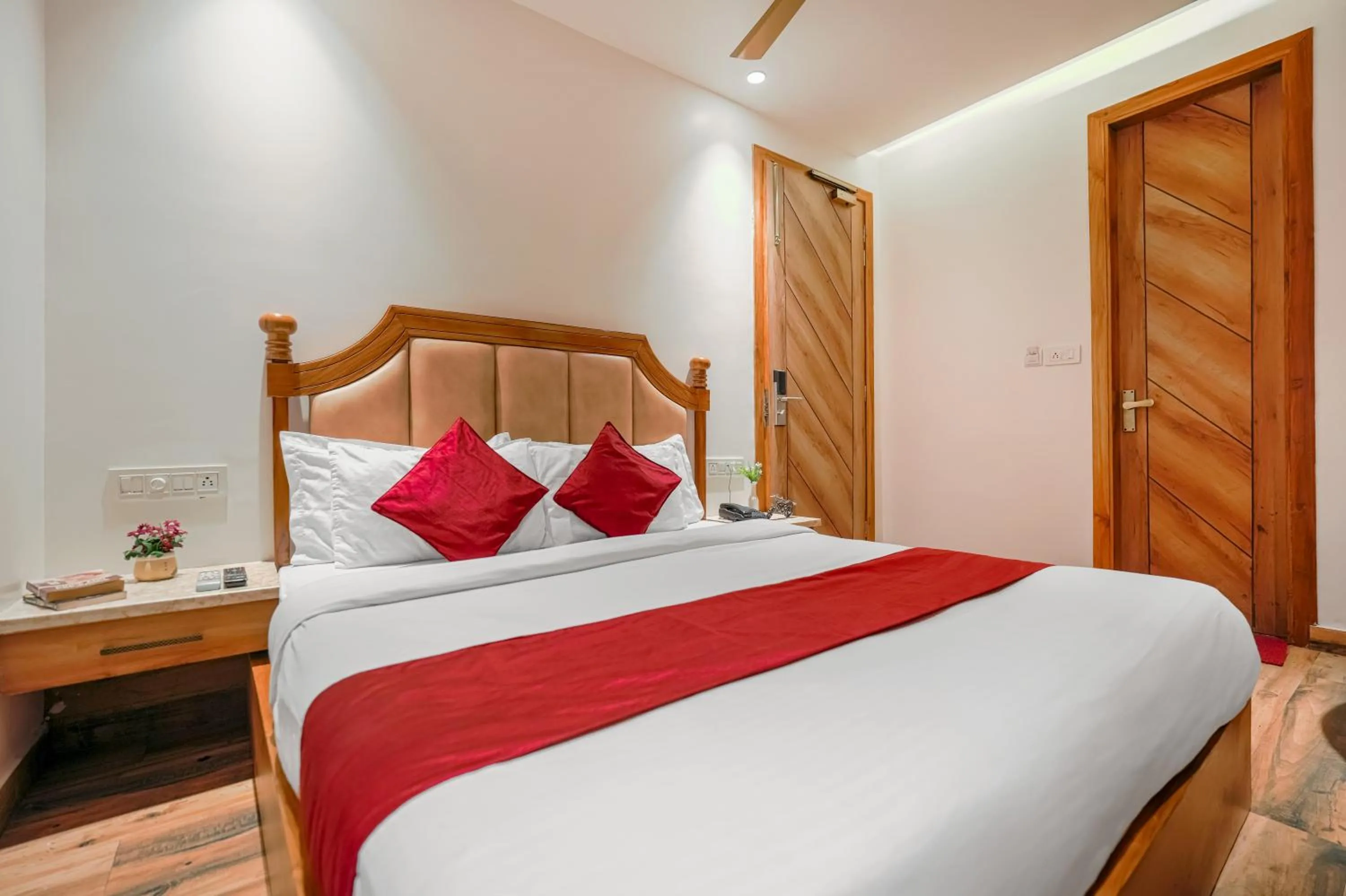 Bedroom in Hotel RV Golden A Few Steps from Golden Temple