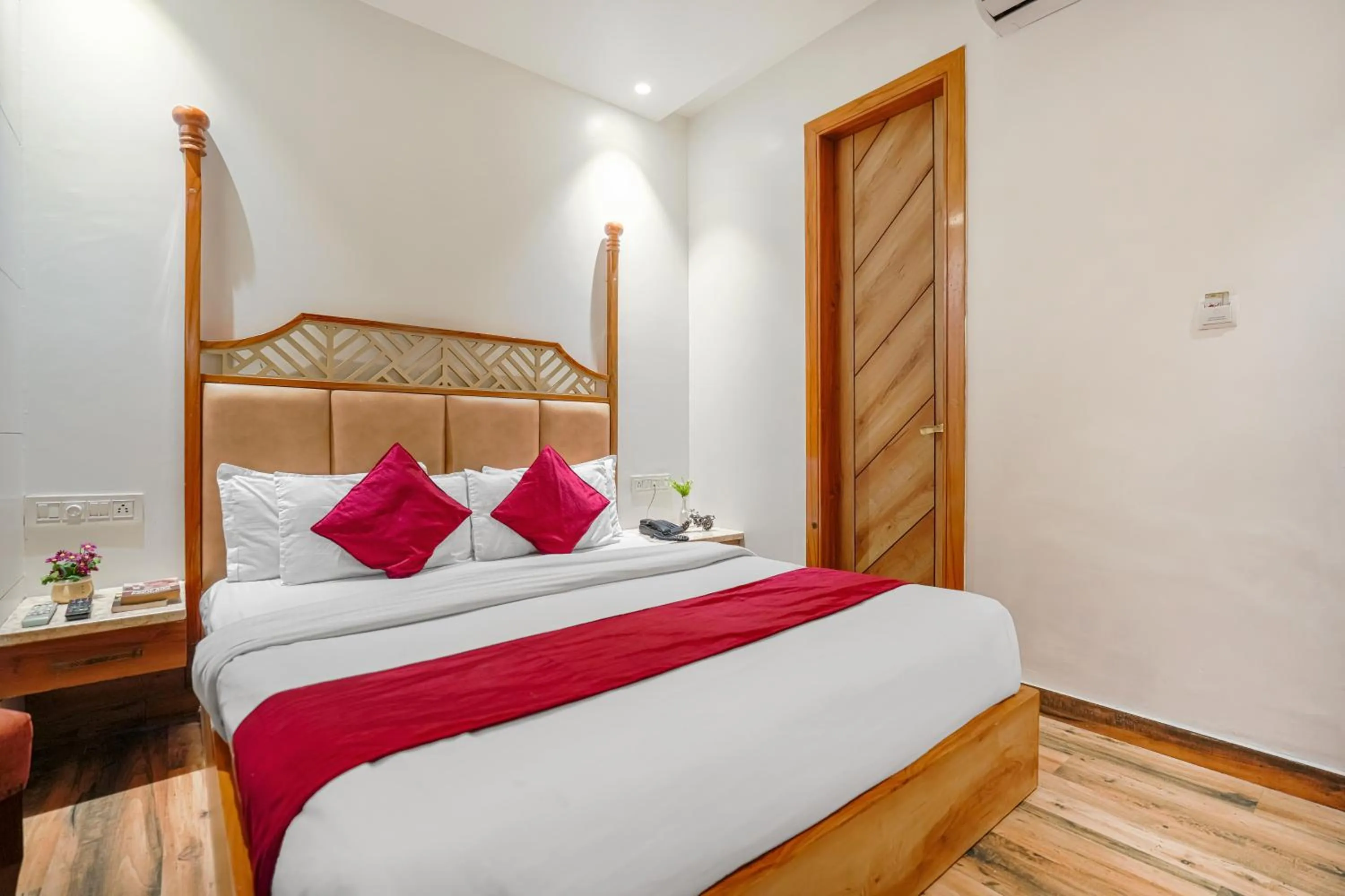 Bedroom in Hotel RV Golden A Few Steps from Golden Temple