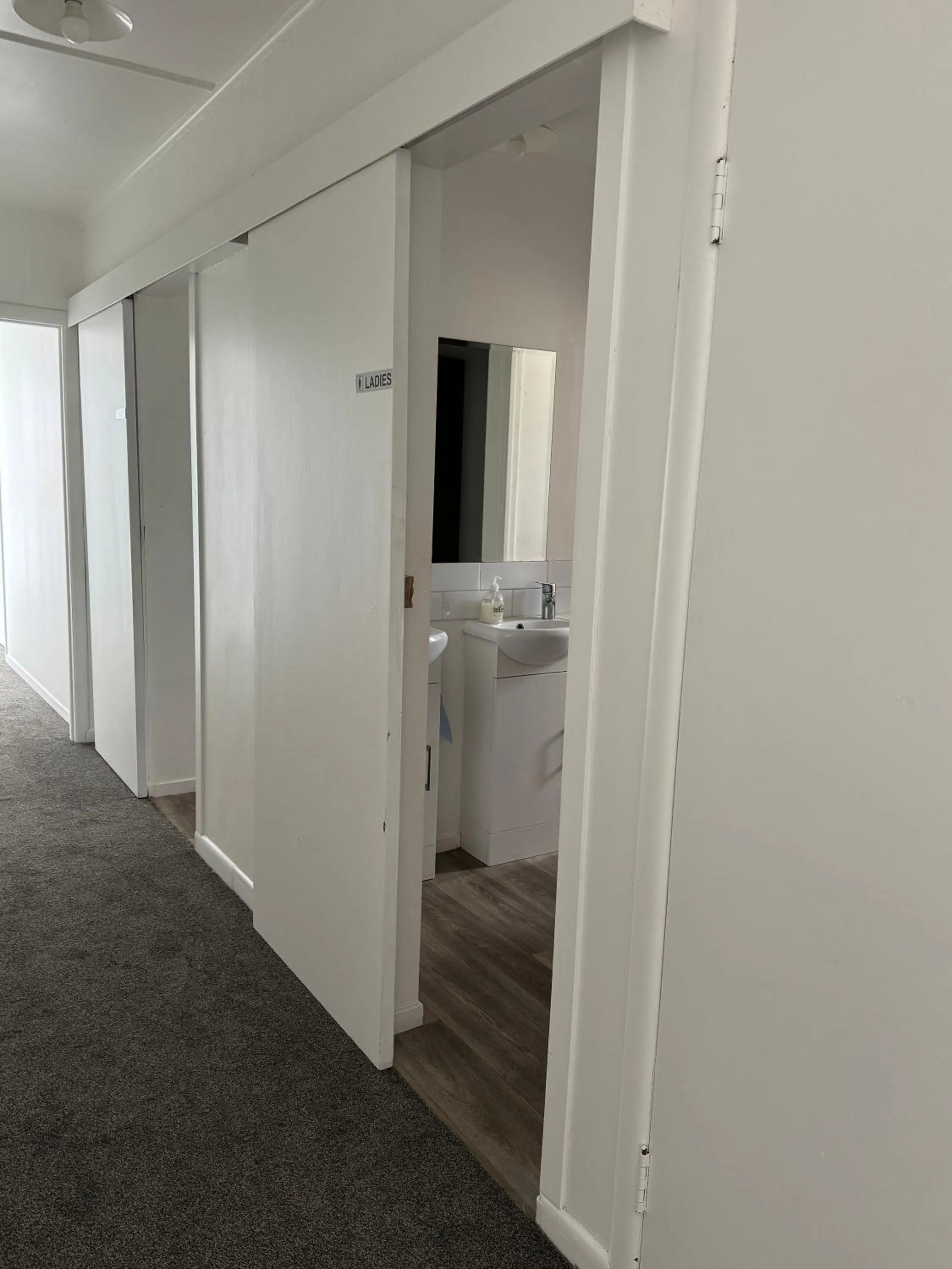 Bathroom in Rainbow Motel & Guest House