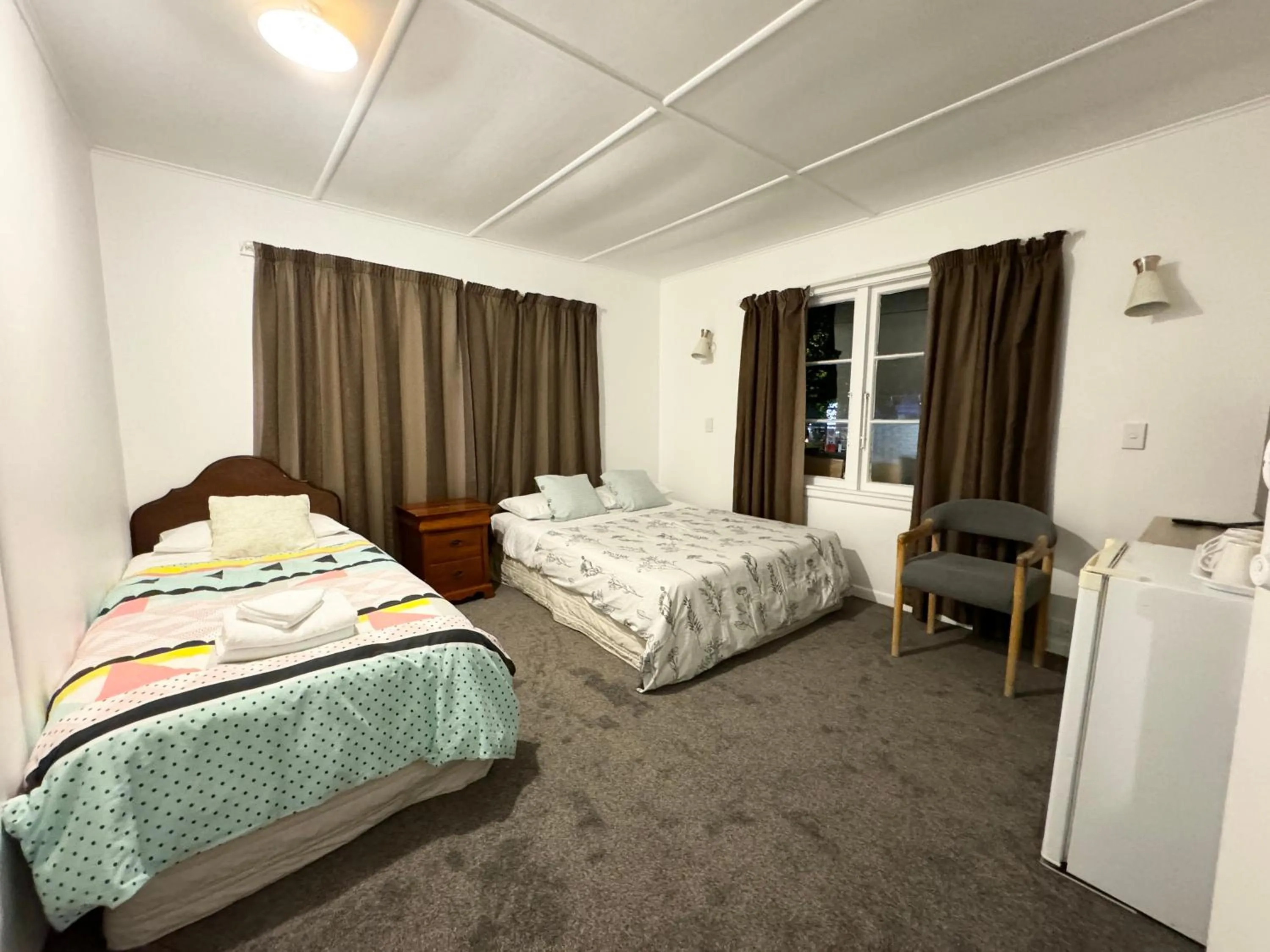 Photo of the whole room, Bed in Rainbow Motel & Guest House