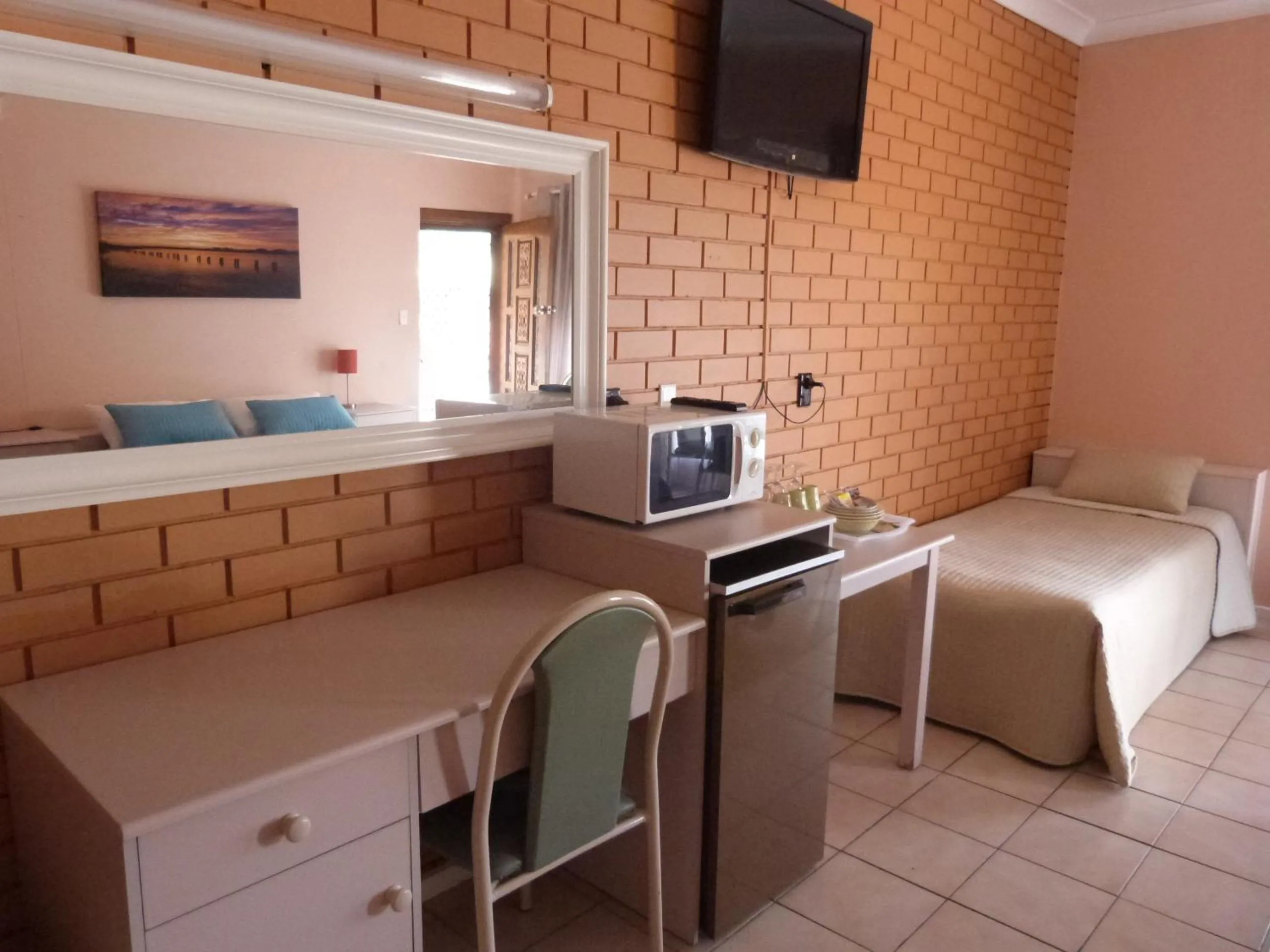 Bed in Fullarton Motor Lodge