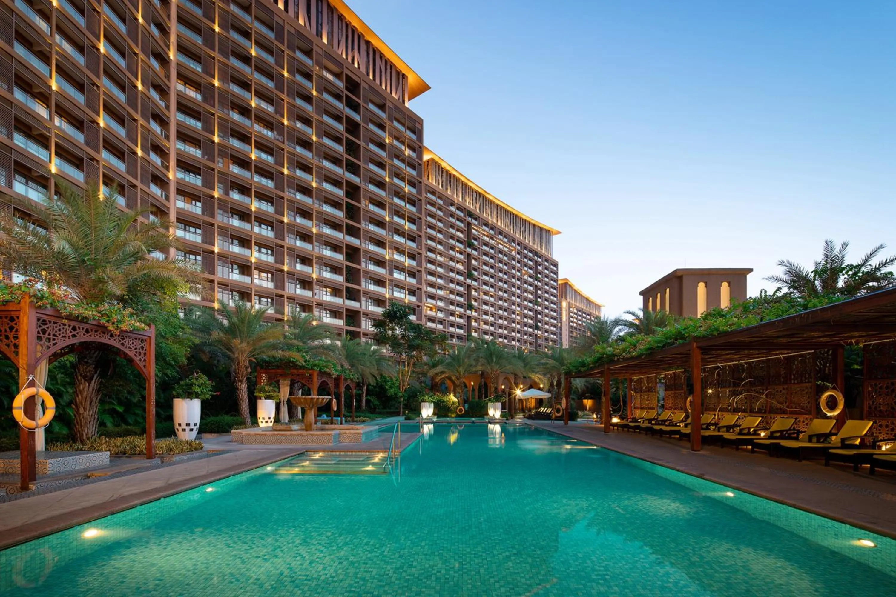 Swimming pool in Mangrove Tree Resort World Sanya Bay- Queen Palm Towers
