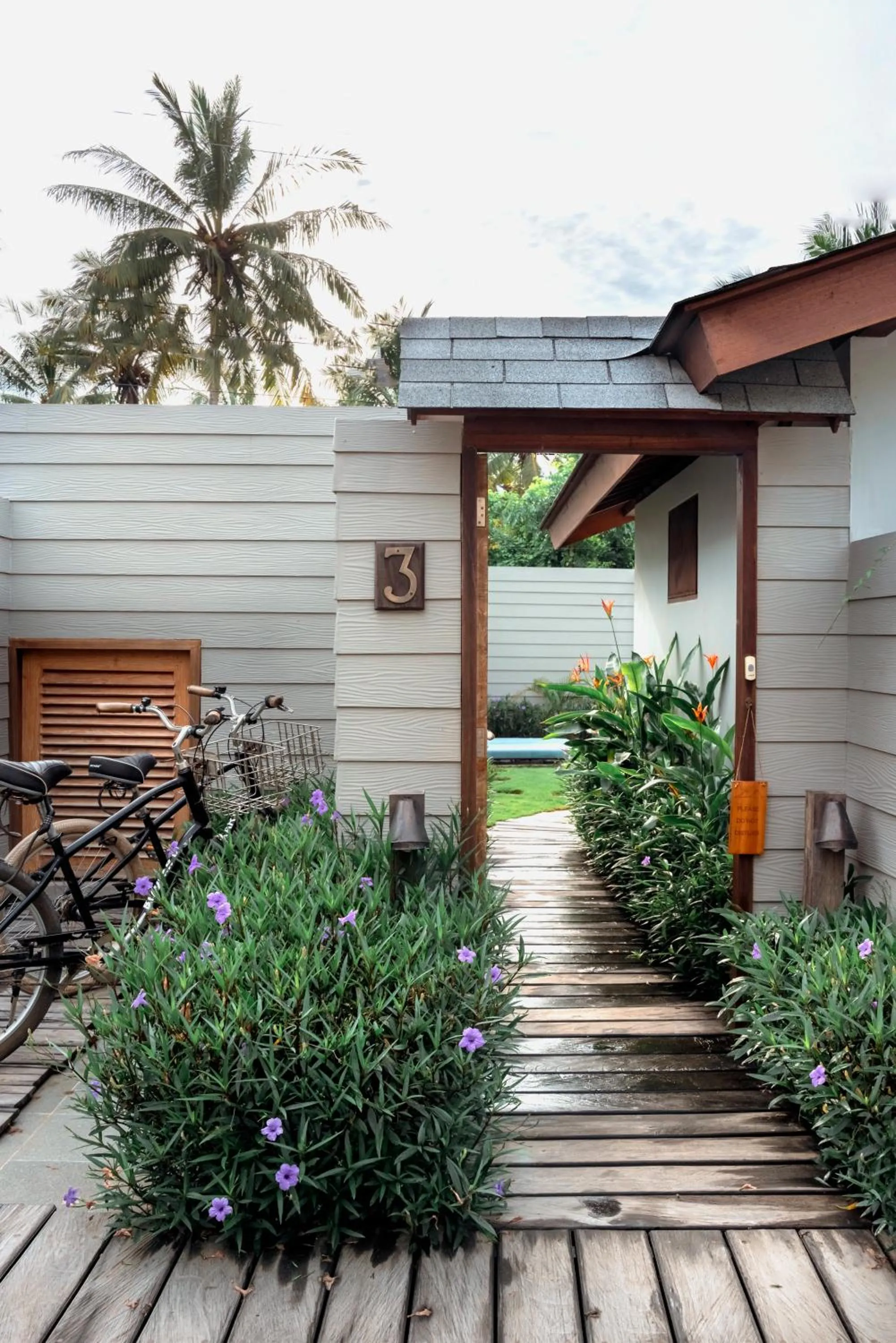 Facade/entrance in Belukar Villas