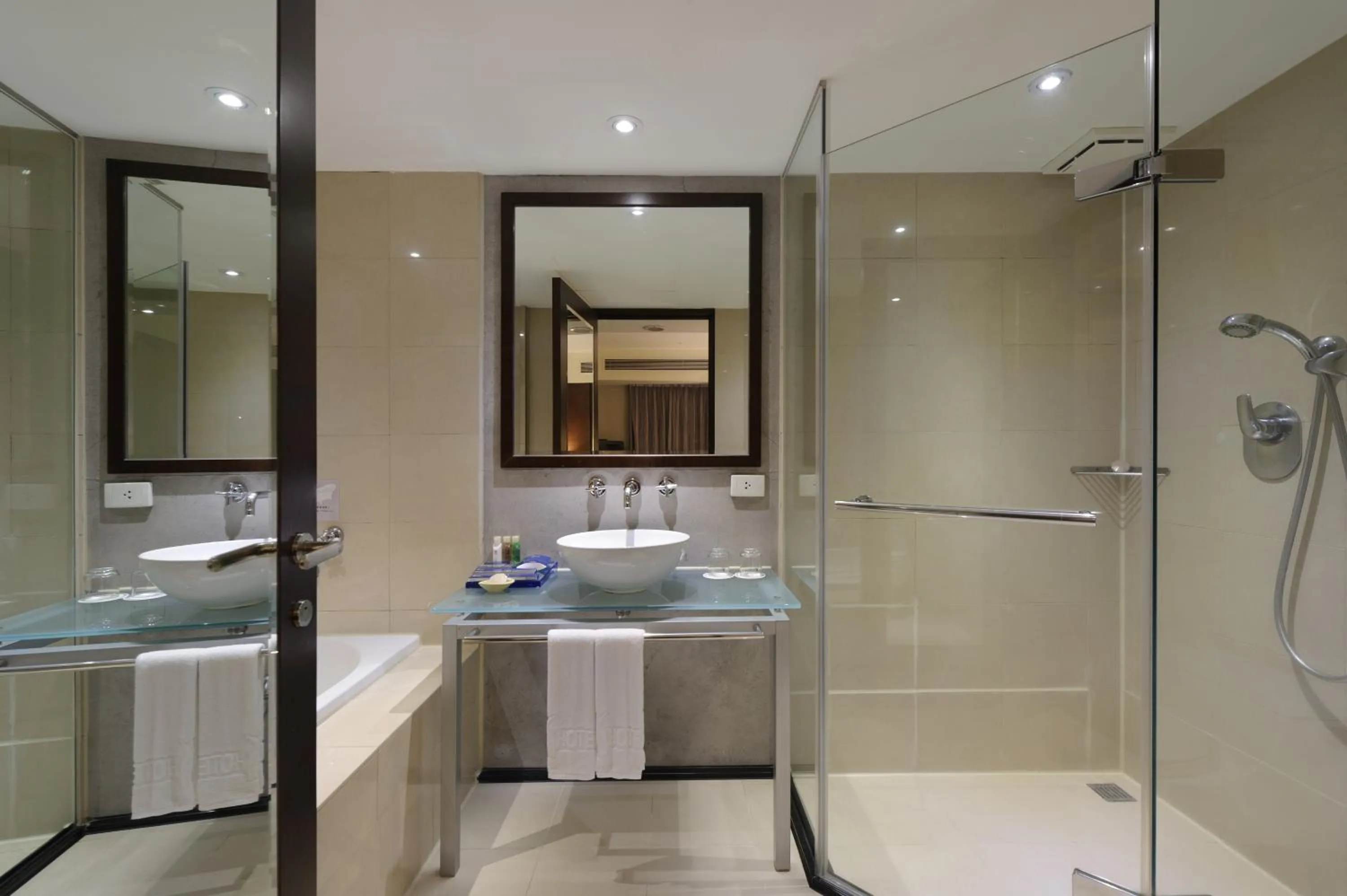 Toilet in K Hotel - Yunghe