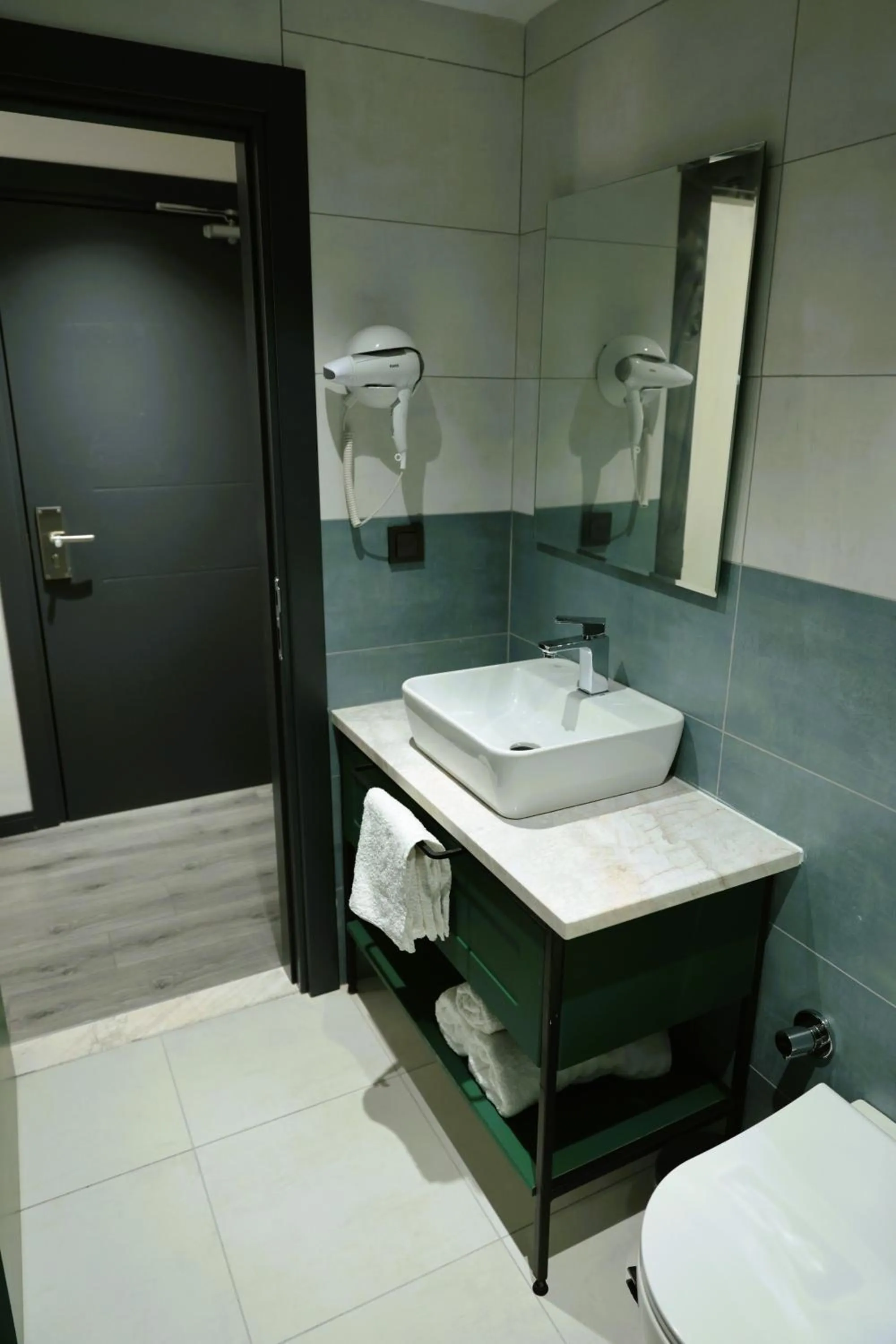 Bathroom in Aybek Ratio Hotel