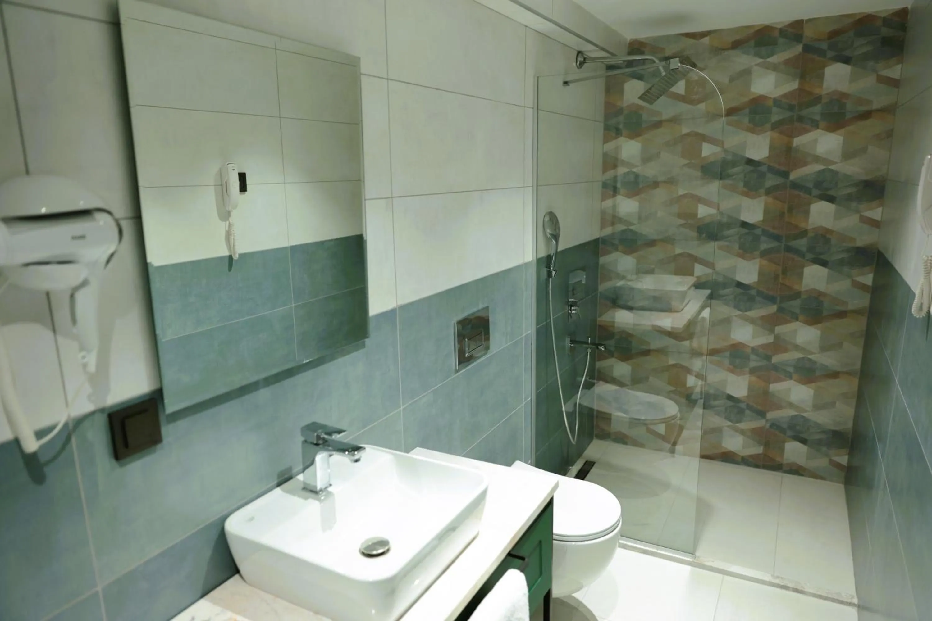 Bathroom in Aybek Ratio Hotel