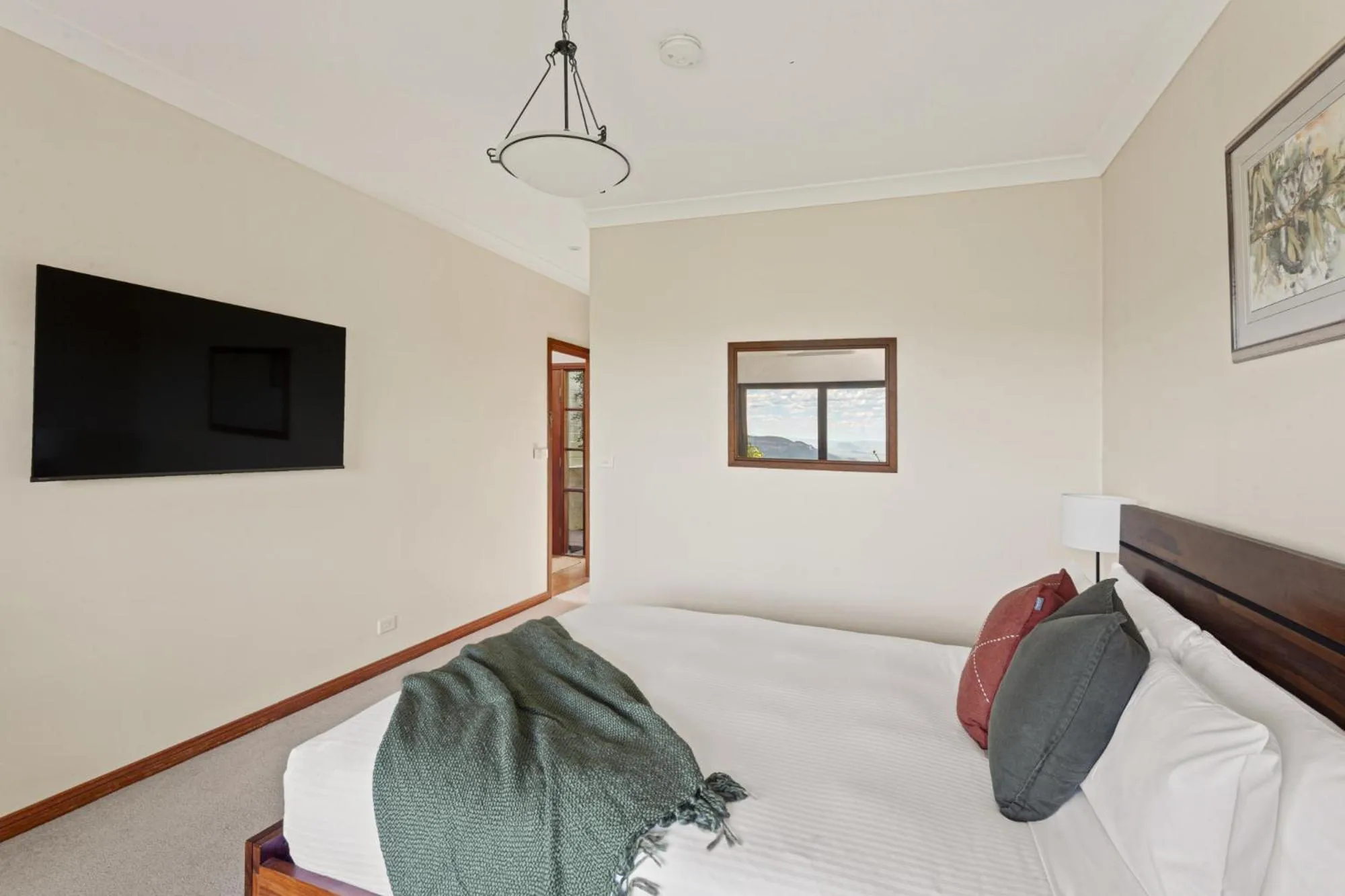 Bed in Valley of the Waters B&B