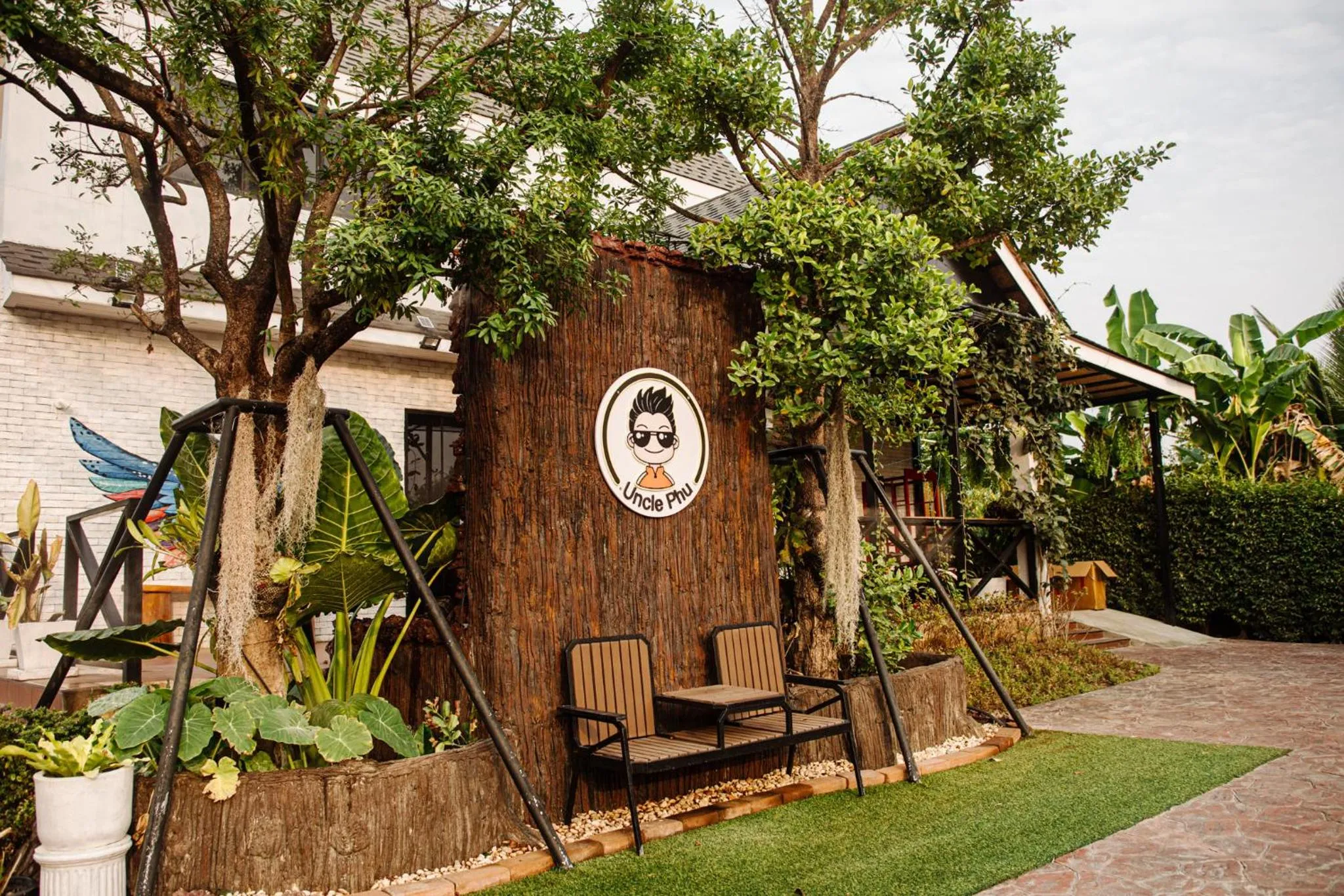 Restaurant/places to eat in Phuping Valley Resort