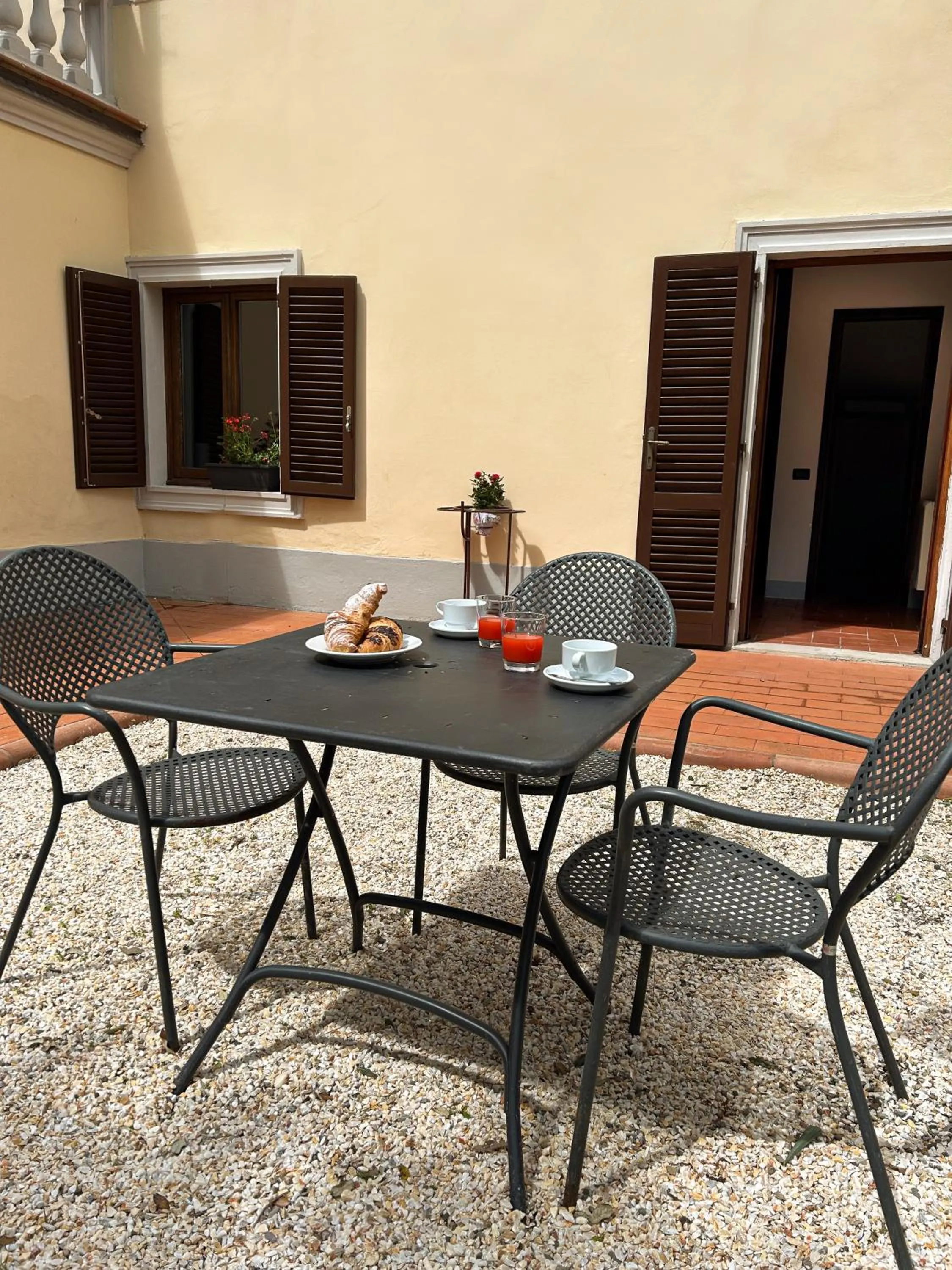 Property building in Villa Mucellena