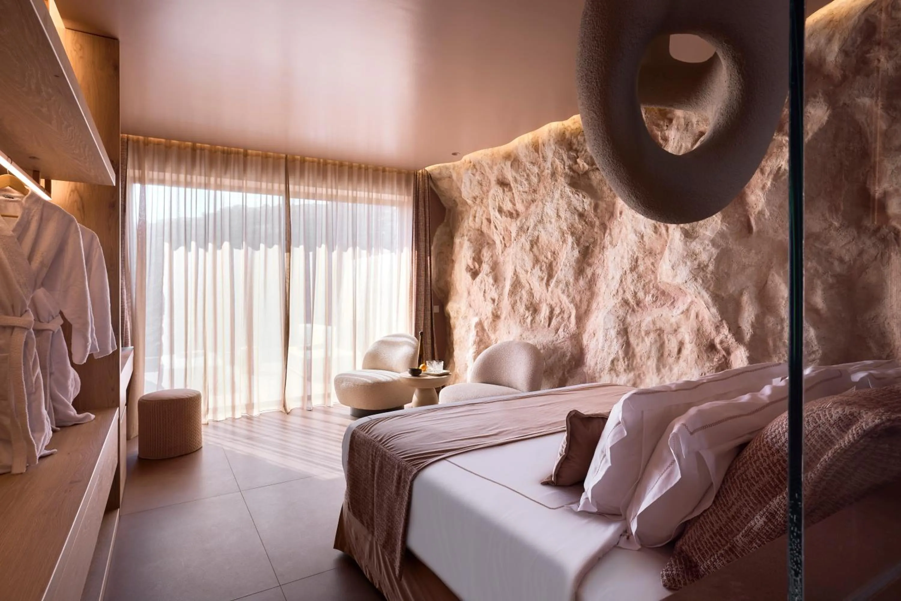 Photo of the whole room, Bed in Ethereum Mykonos