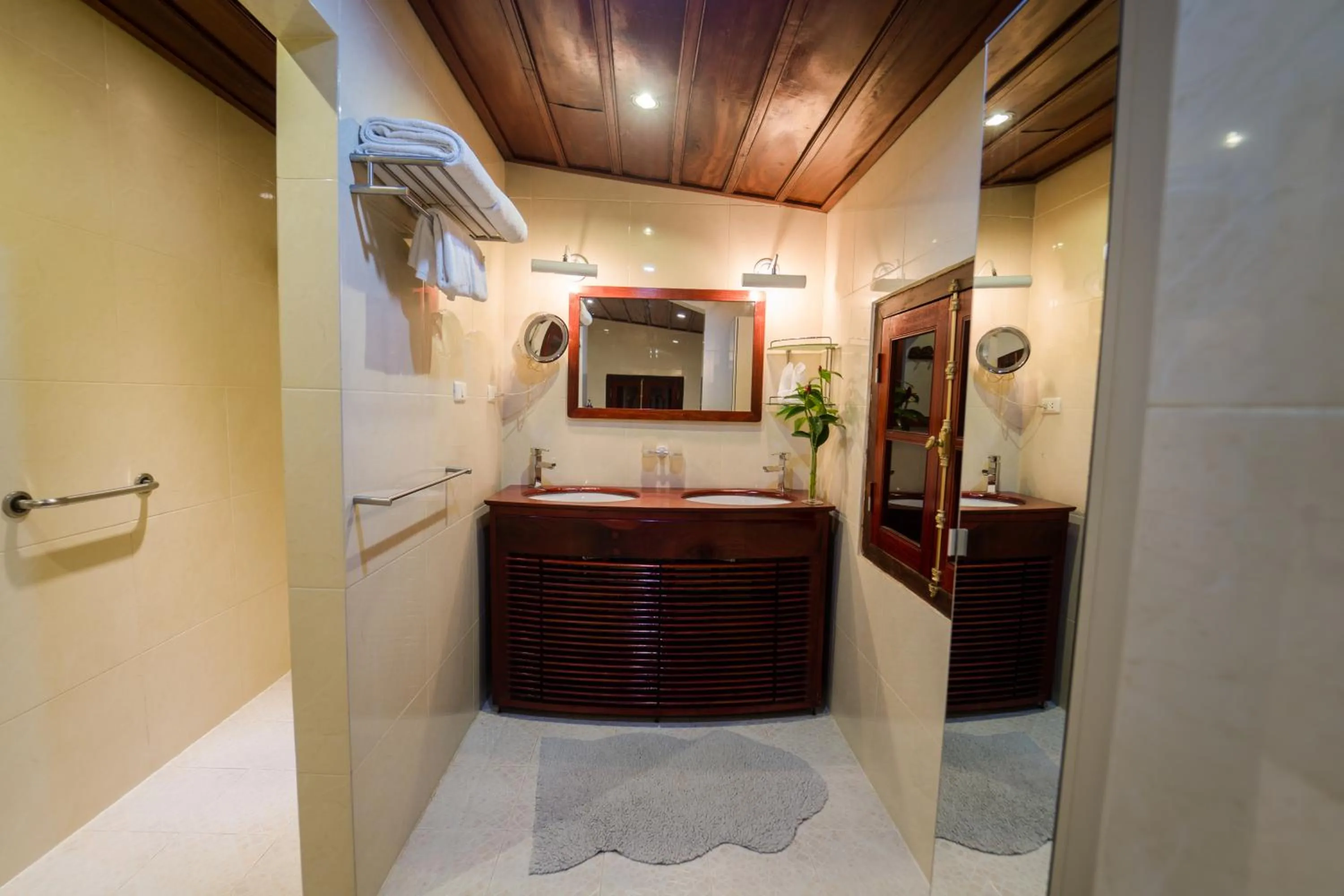 Bathroom in Mekong Riverview Hotel