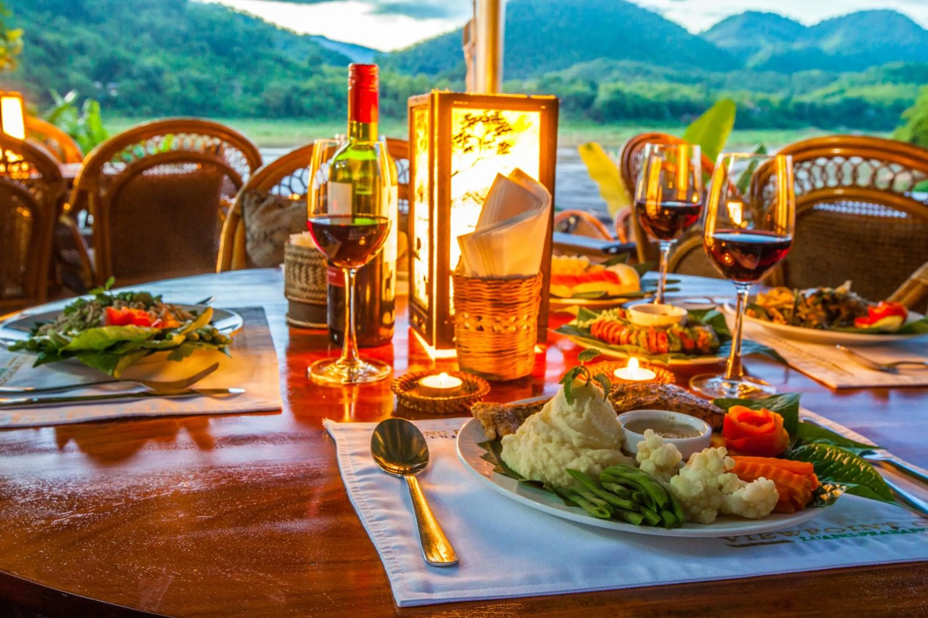 Restaurant/places to eat in Mekong Riverview Hotel