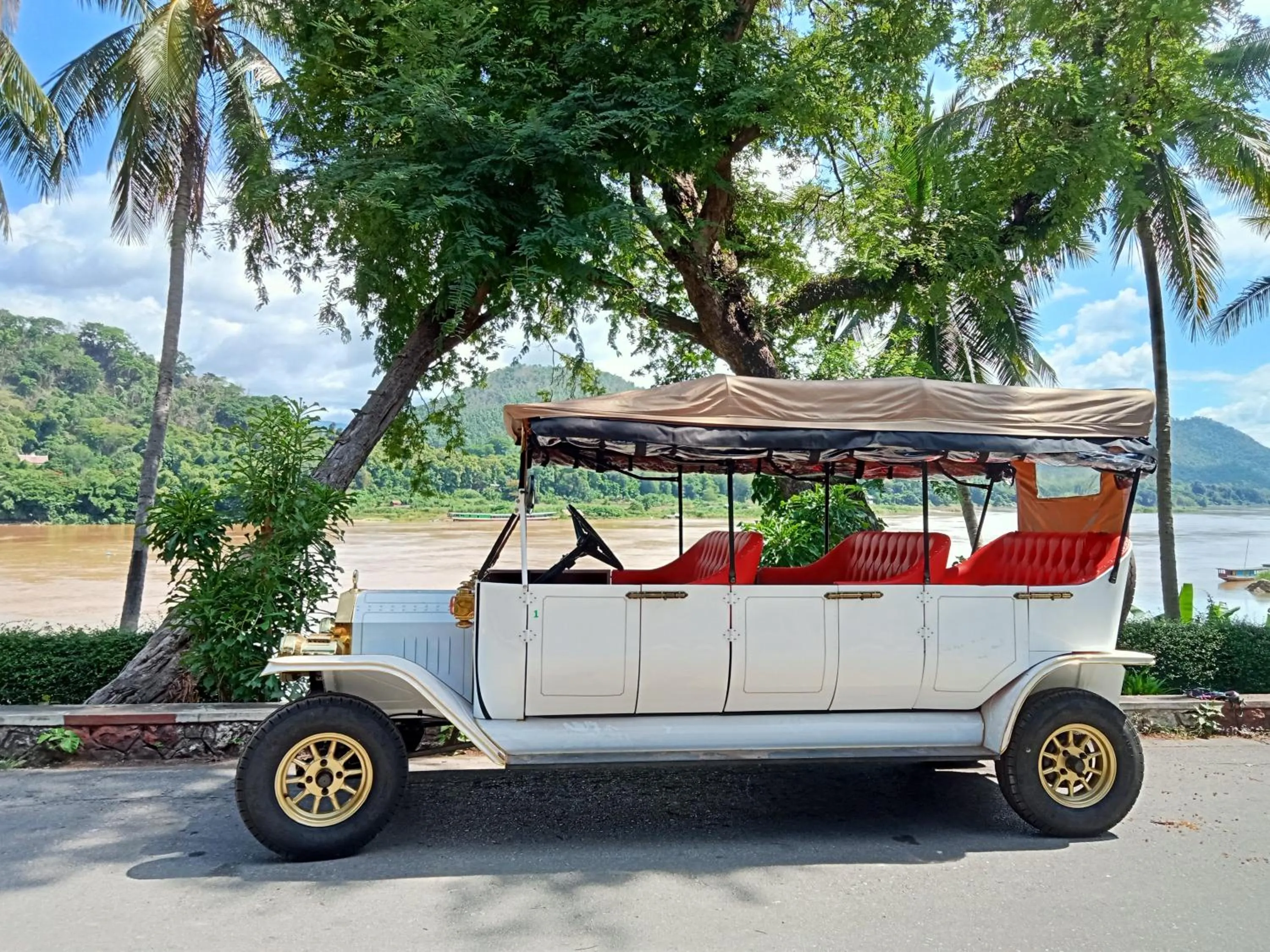 shuttle in Mekong Riverview Hotel