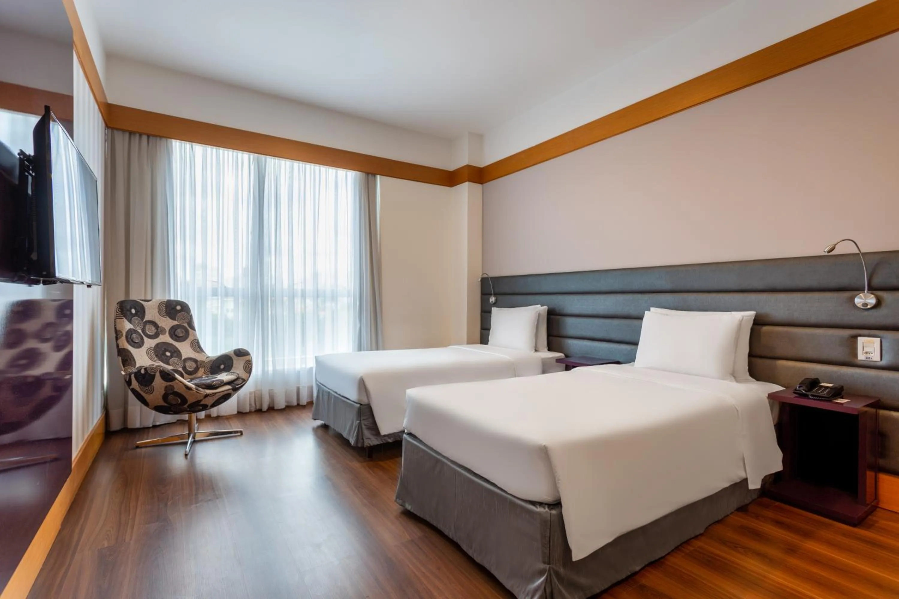 Photo of the whole room, Bed in Wyndham Garden São Paulo Convention Nortel