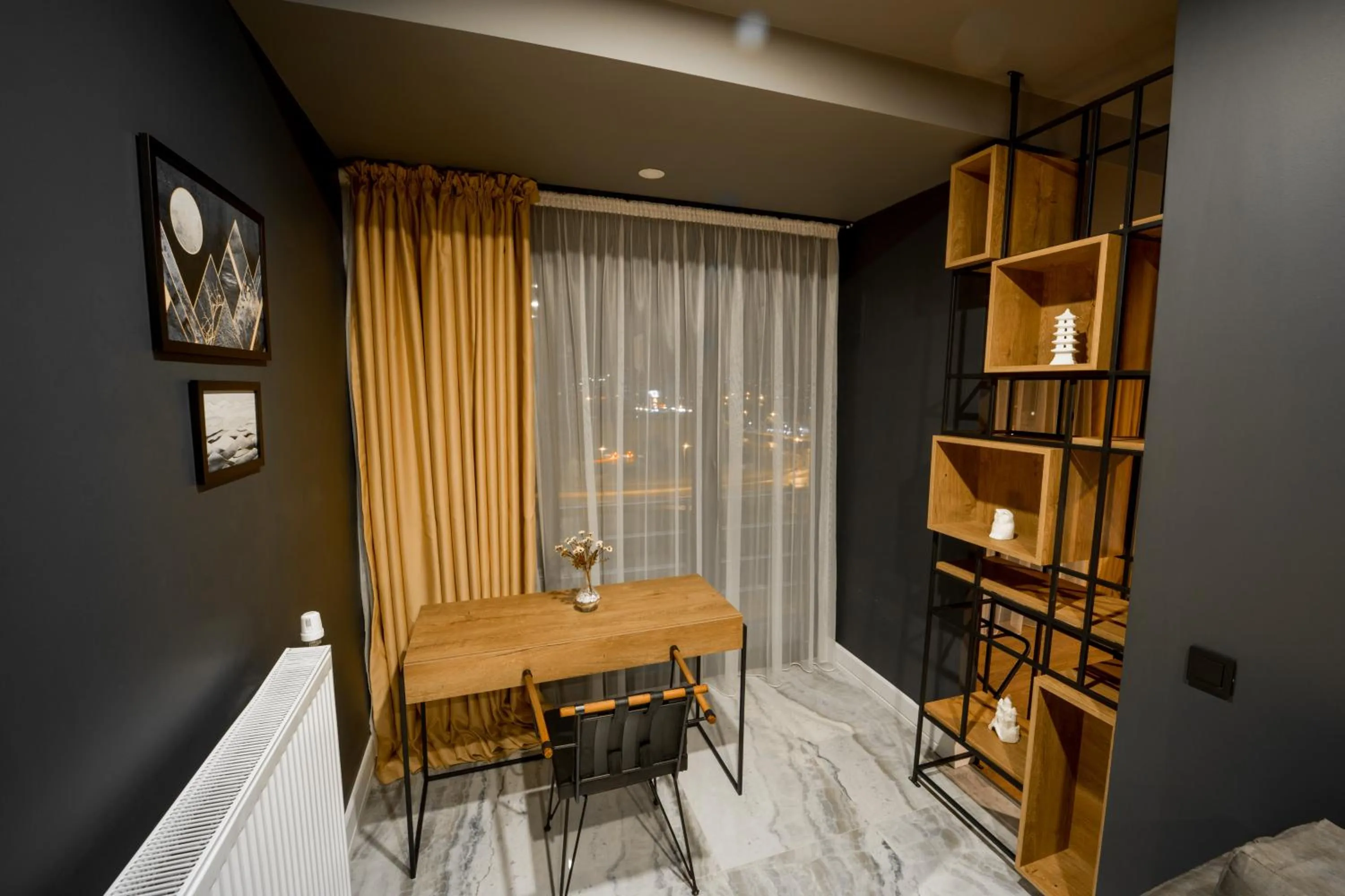 Library in The Kayseri Loft Hotel