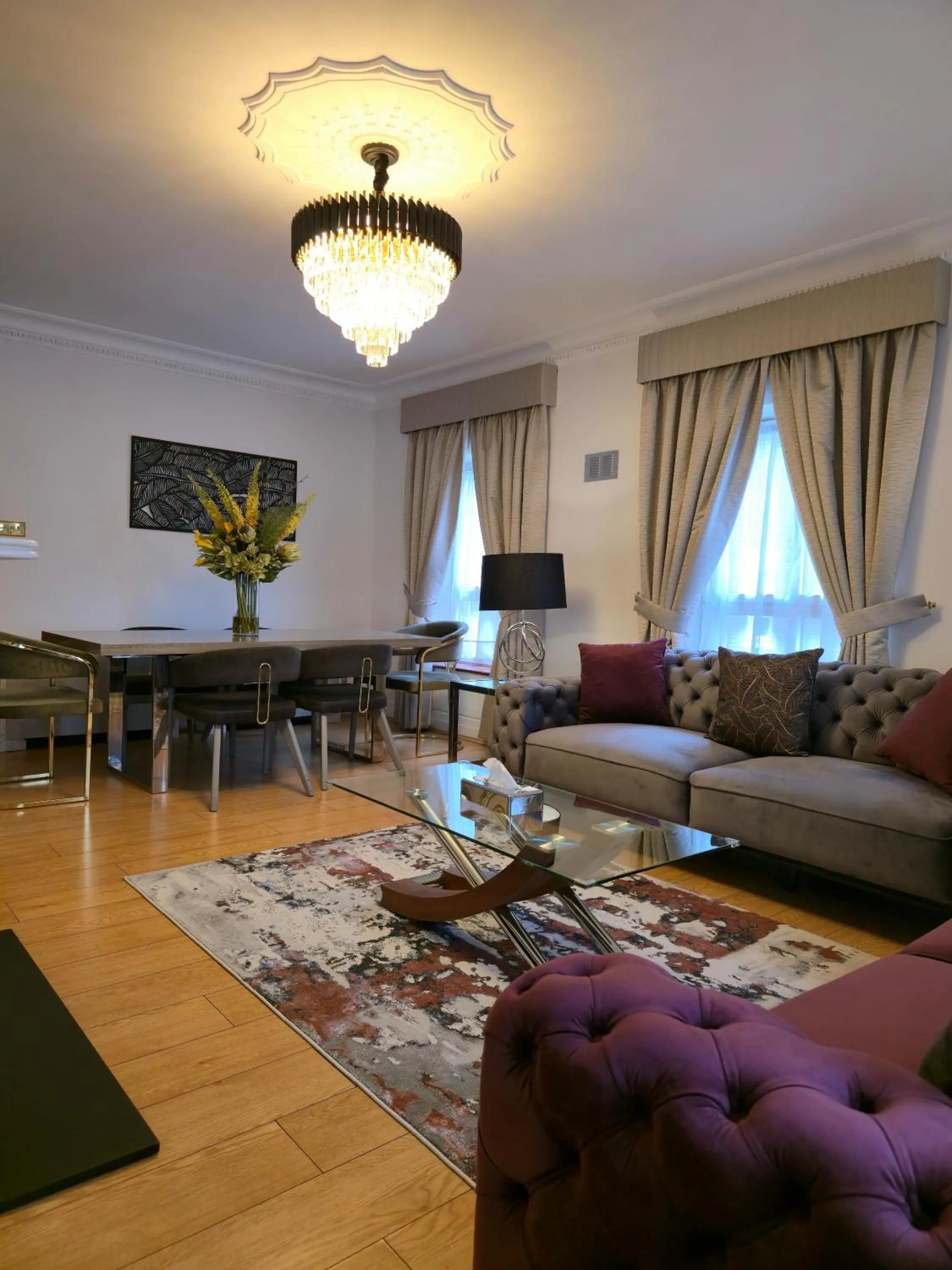 Living room in CARLTON COURT - MAYFAIR