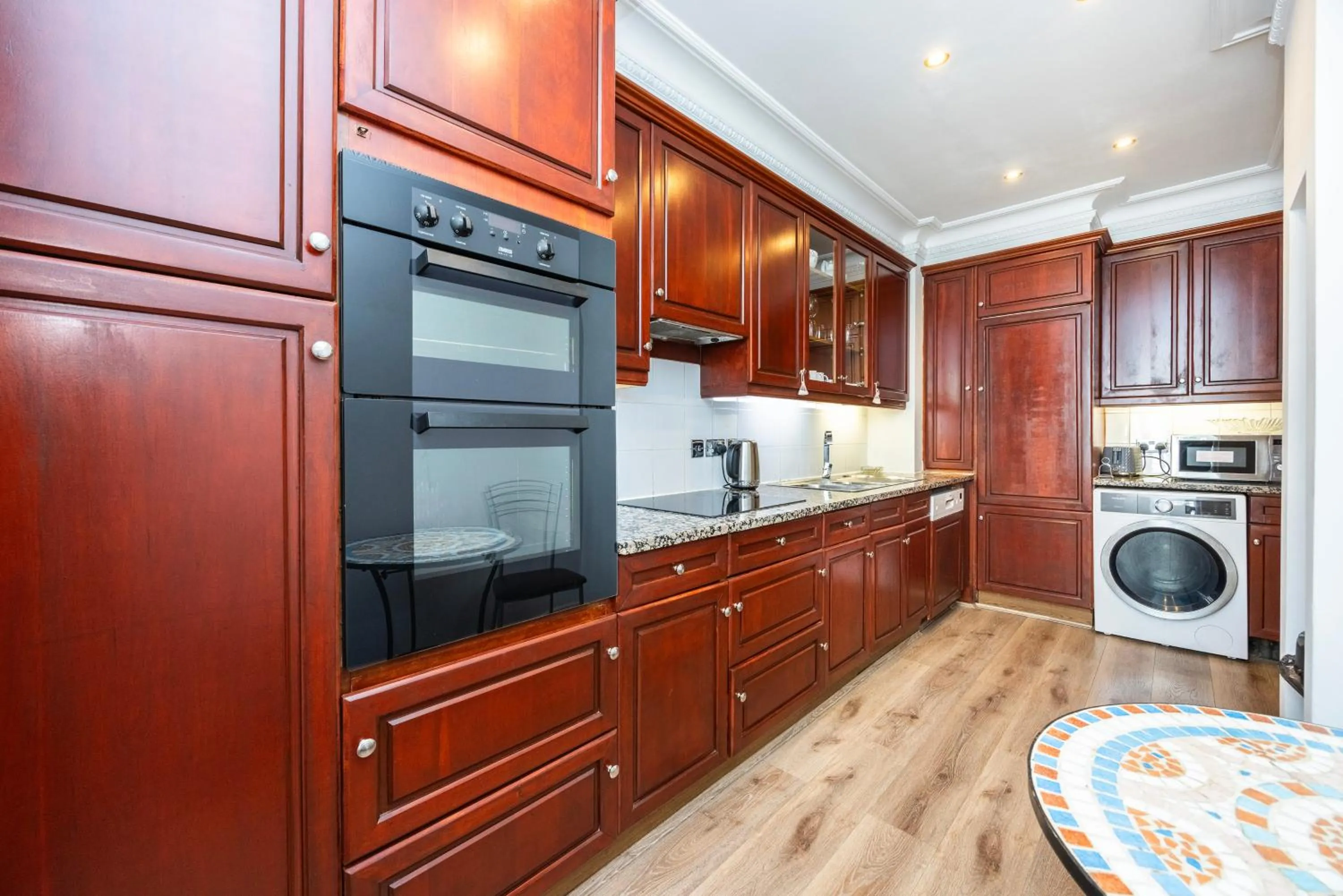 Kitchen or kitchenette in CARLTON COURT - MAYFAIR