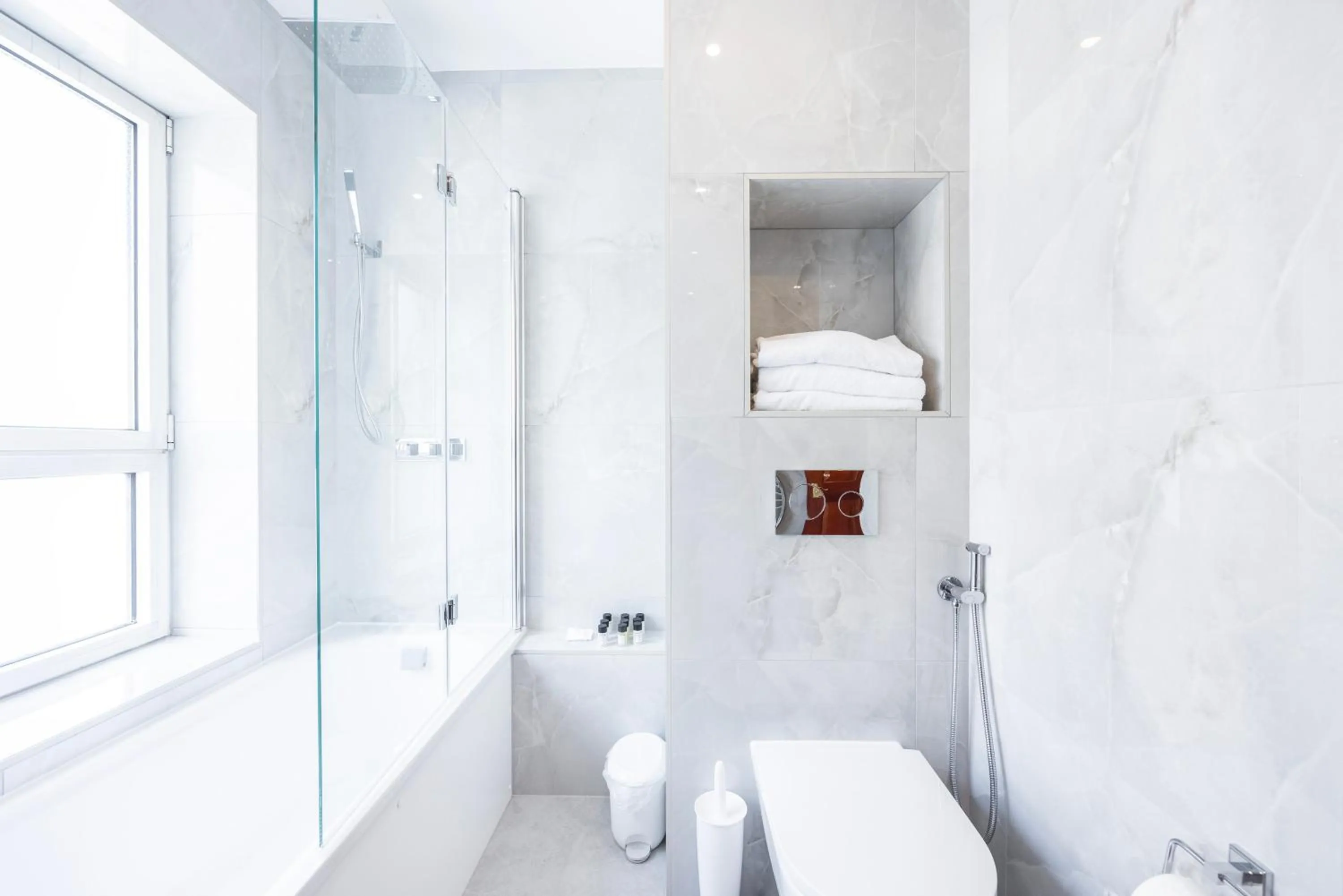 Bathroom in CARLTON COURT - MAYFAIR