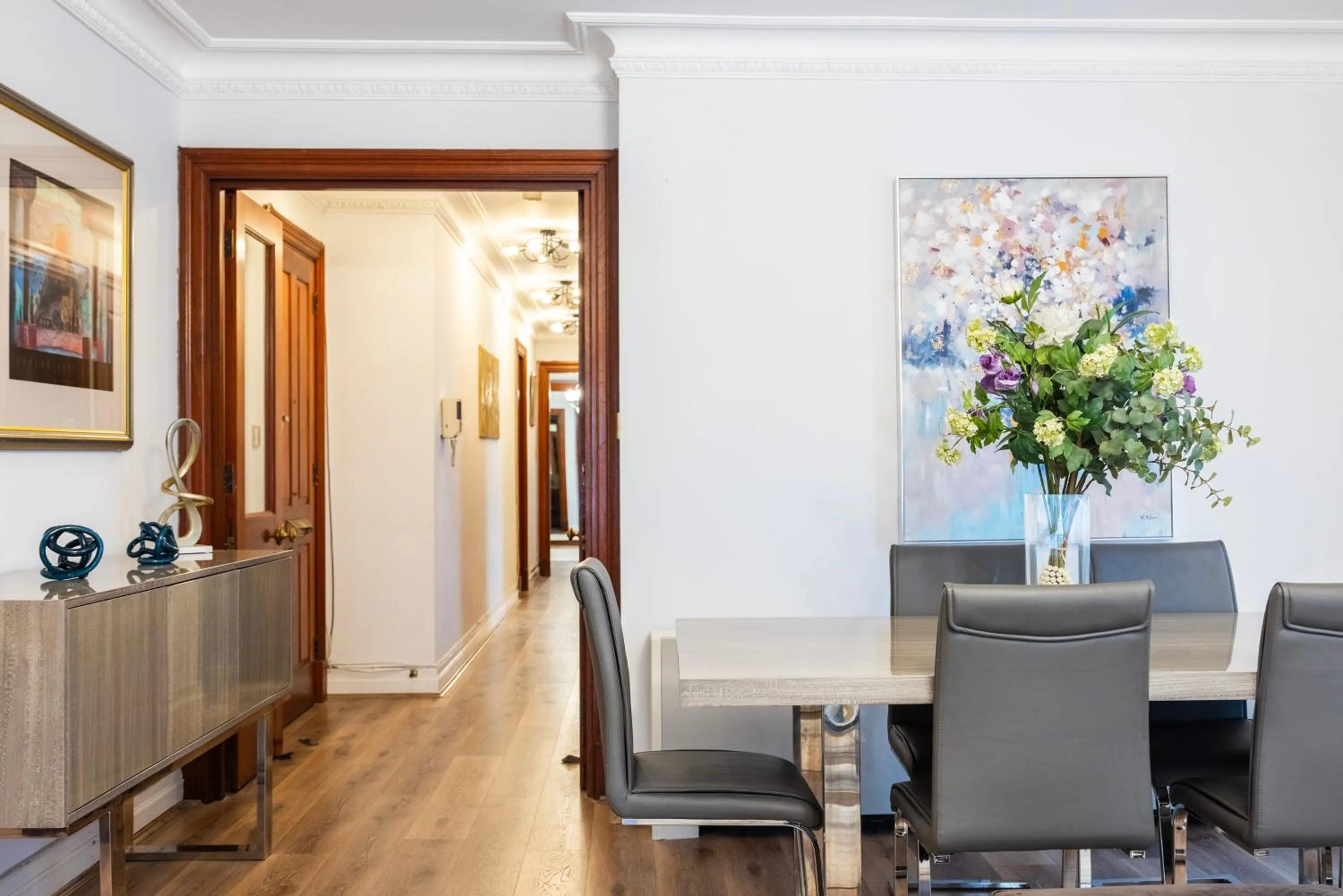 Dining area in CARLTON COURT - MAYFAIR