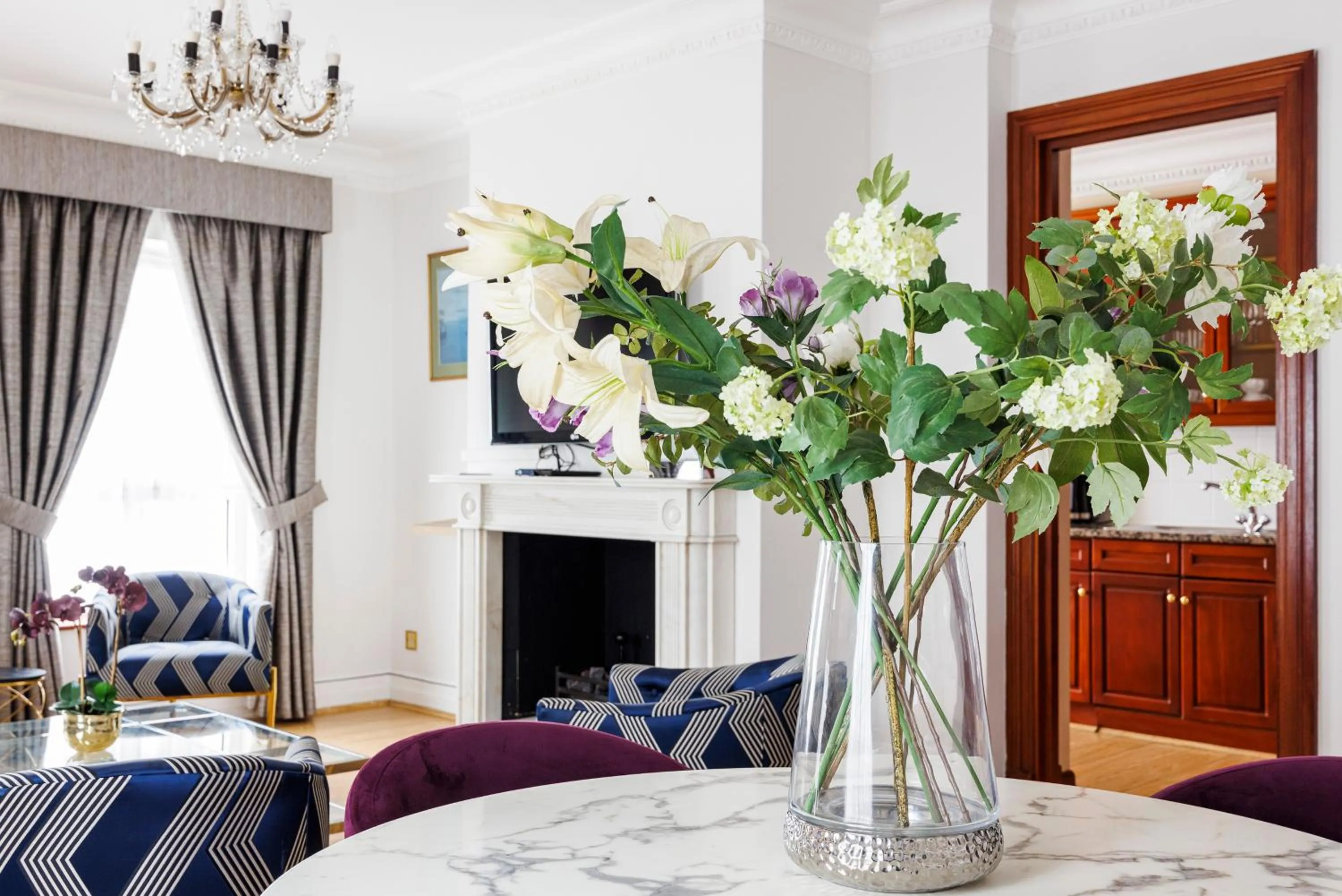 Living room in CARLTON COURT - MAYFAIR