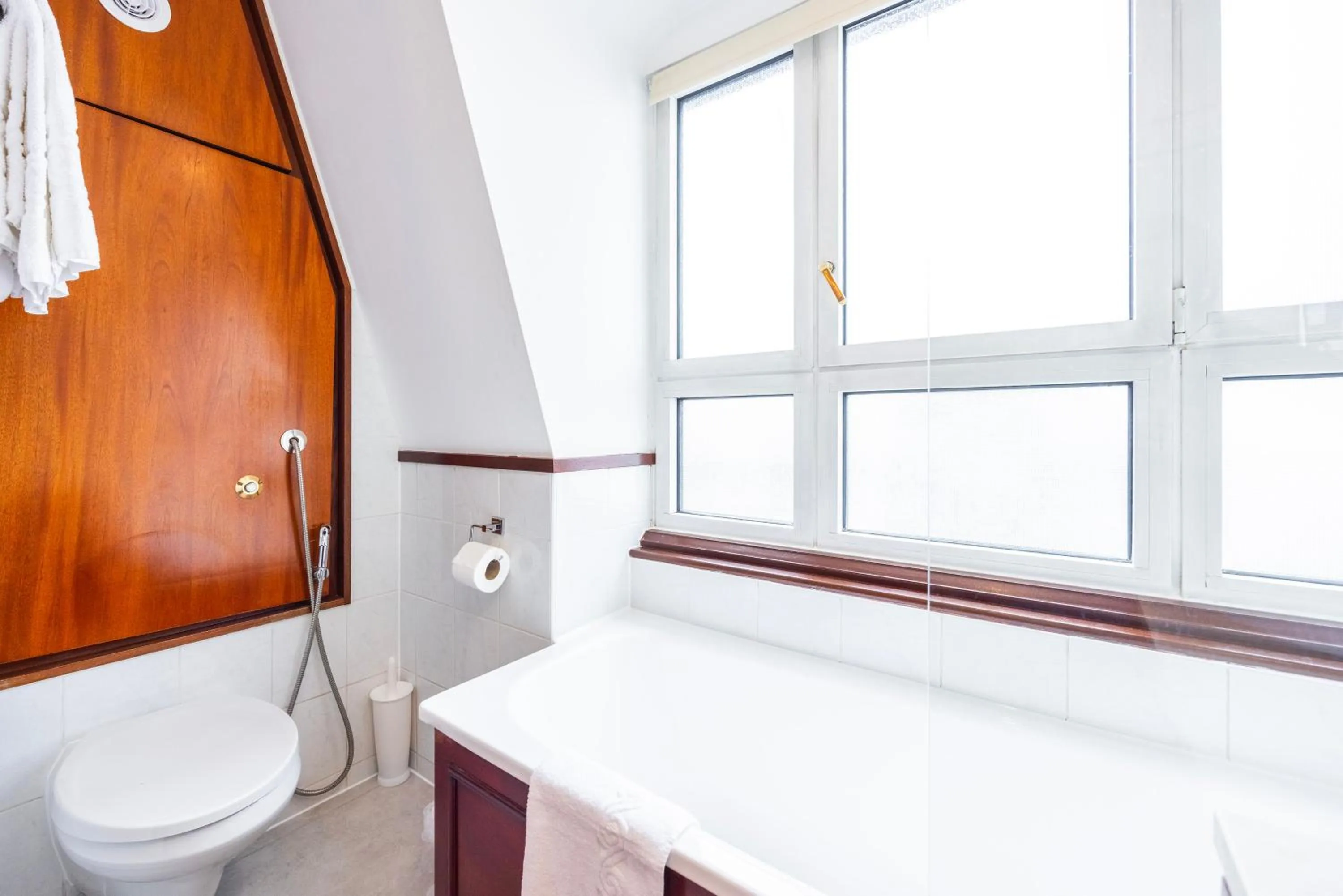 Toilet in CARLTON COURT - MAYFAIR