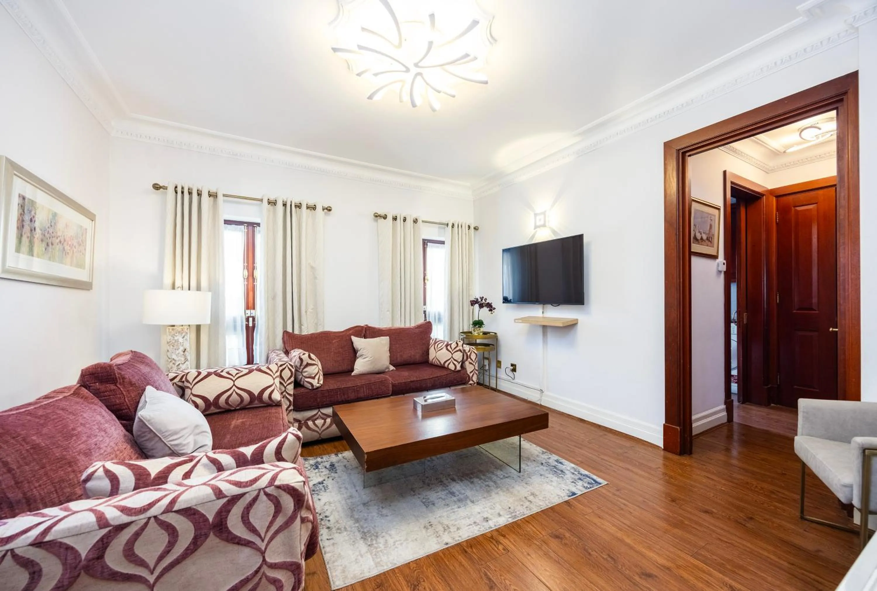Living room in CARLTON COURT - MAYFAIR