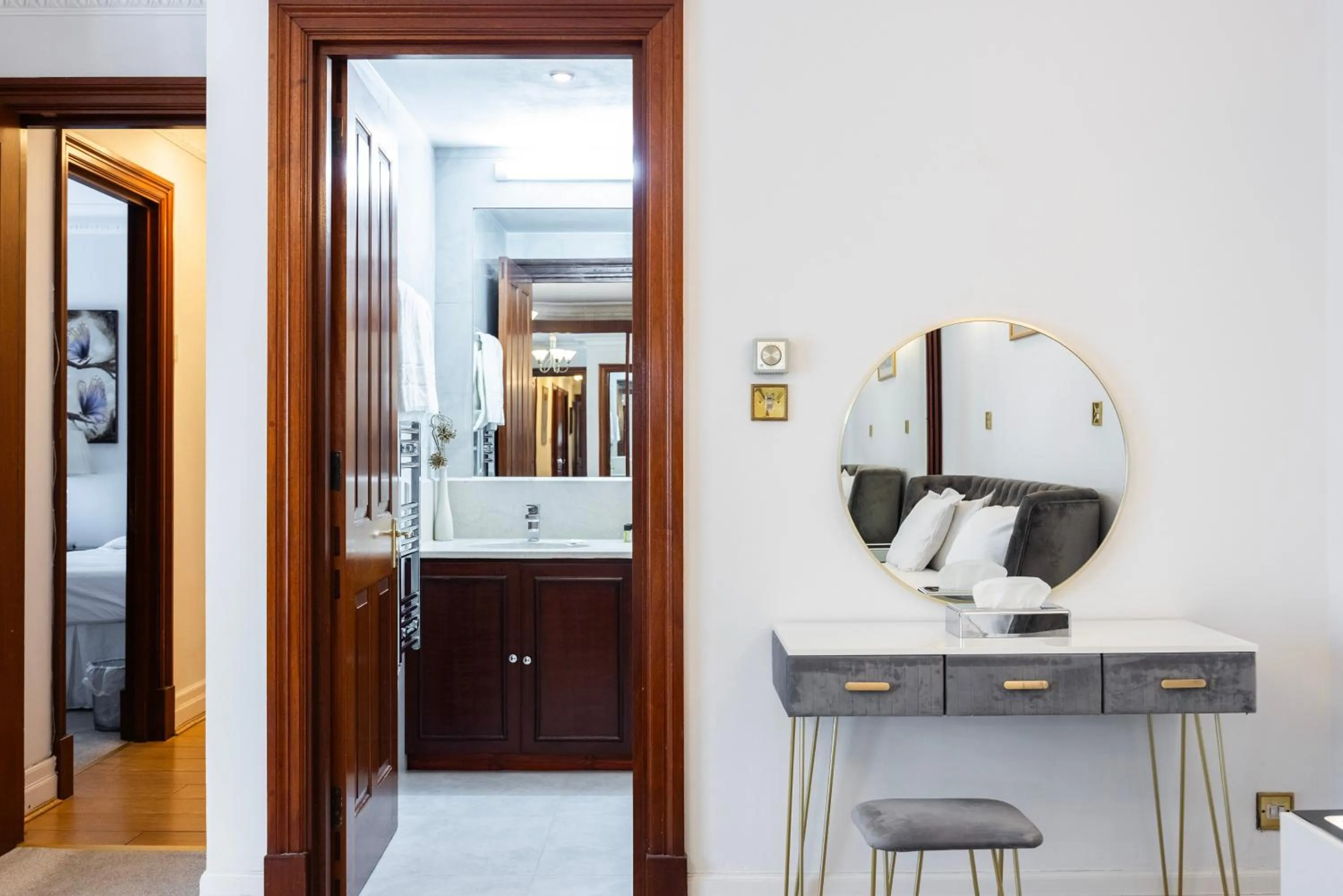 Bathroom in CARLTON COURT - MAYFAIR